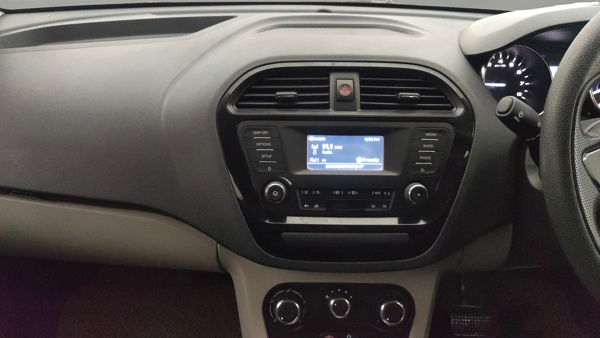 View 2018 Tata Tiago Revotorq XB Image 17 Used 2018 Tata Tiago Revotorq XB Image 17