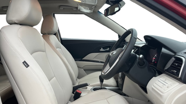 View Mahindra XUV300 Image 18 Used Mahindra XUV300 Image 18
