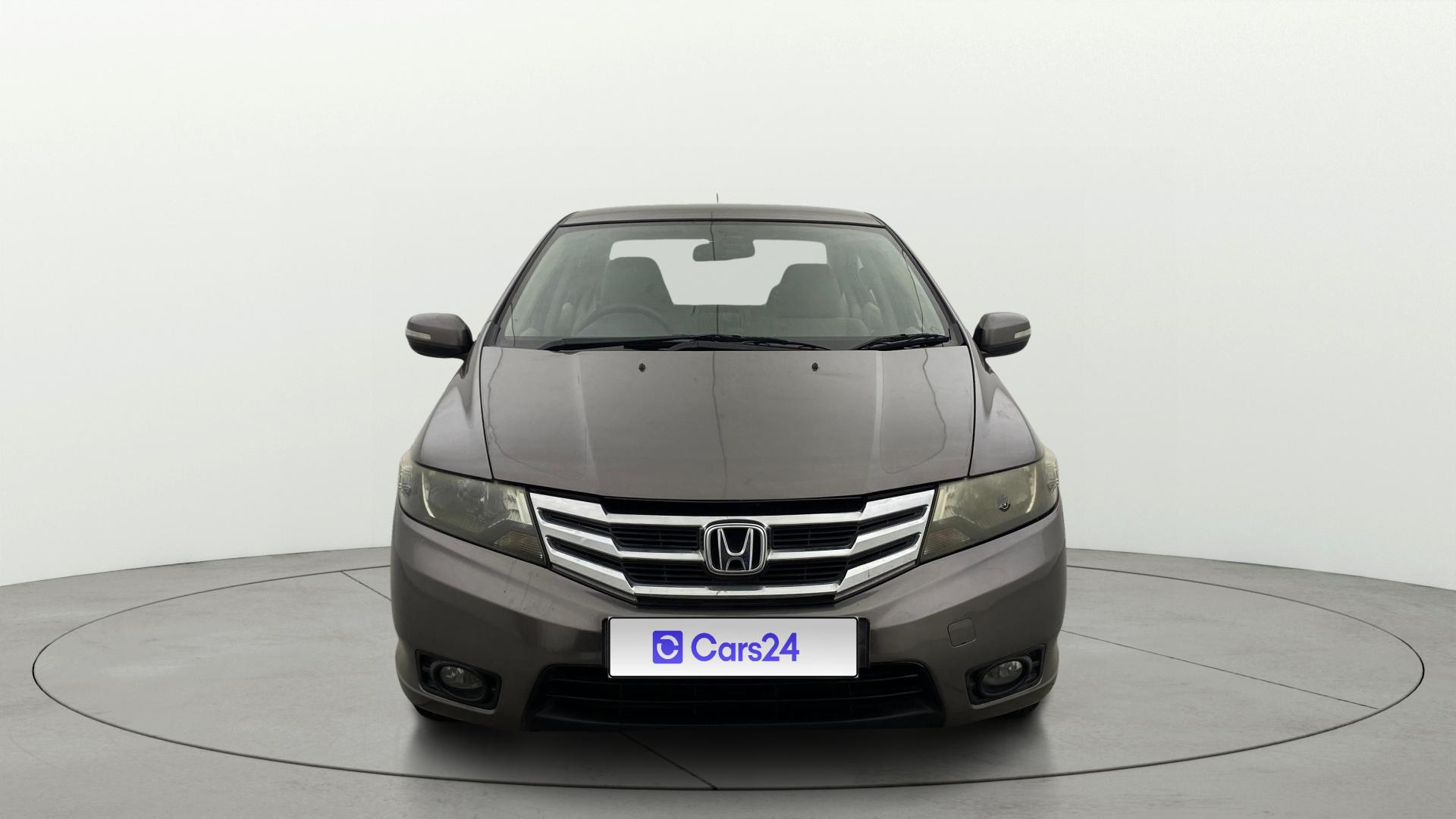 2013 होंडा सिटी ZX MT Diesel Anniversary Edition 2013 होंडा सिटी ZX MT Diesel Anniversary Edition