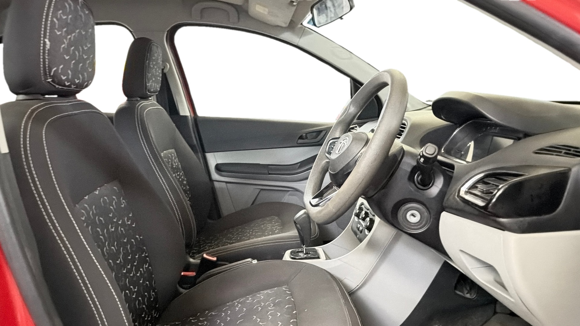 View 2021 Tata Tiago Revotorq XB Image 25 Used 2021 Tata Tiago Revotorq XB Image 25