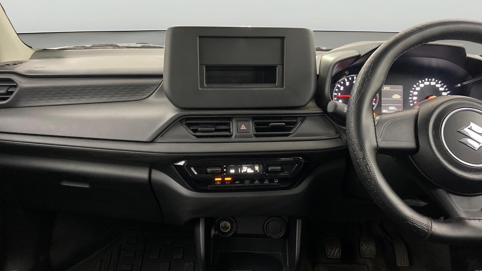 View 2024 Maruti Suzuki 1000 Base Variant Image 17 Used 2024 Maruti Suzuki 1000 Base Variant Image 17