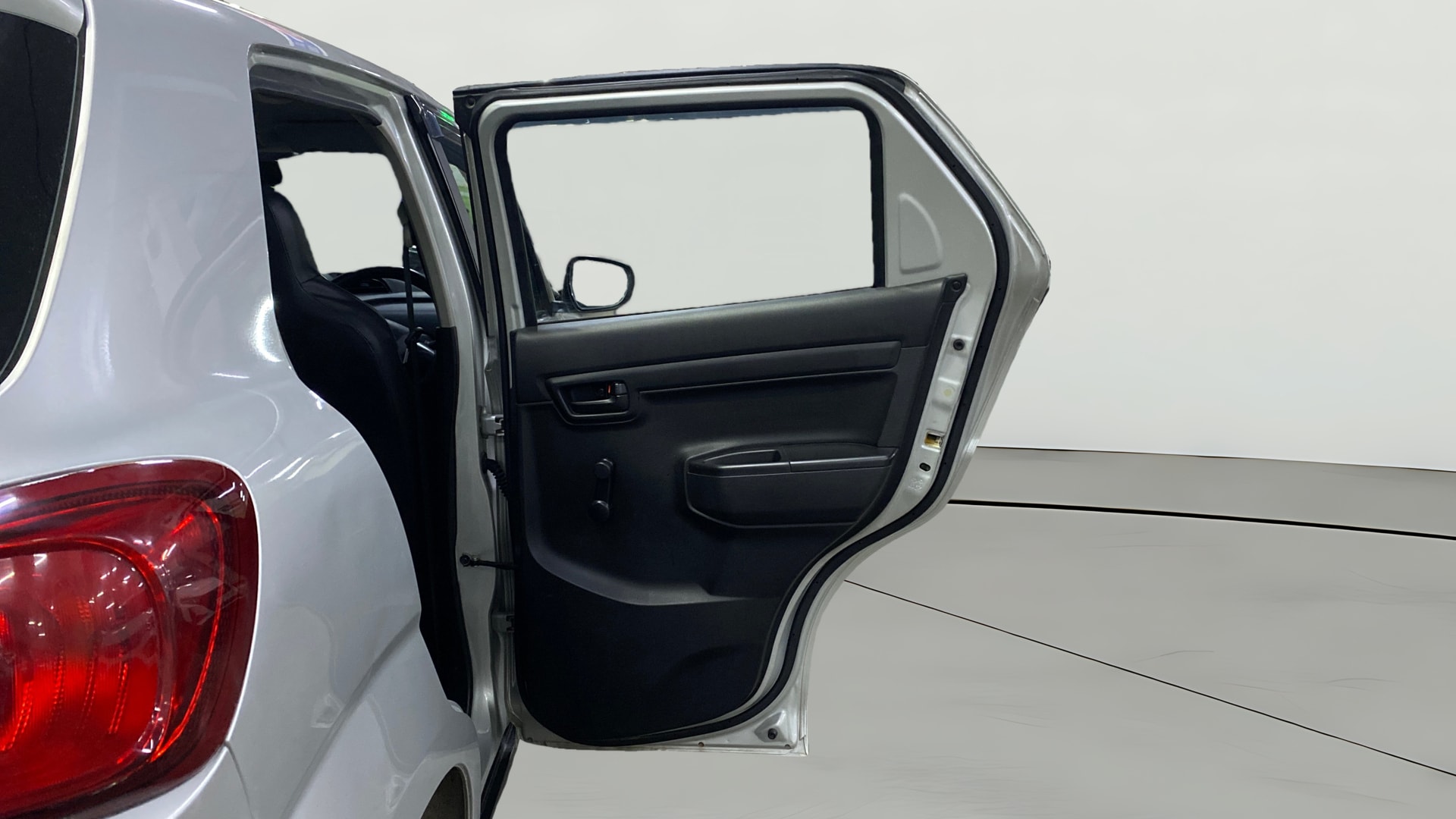View 2022 Maruti Suzuki 1000 Base Variant Image 5 Used 2022 Maruti Suzuki 1000 Base Variant Image 5