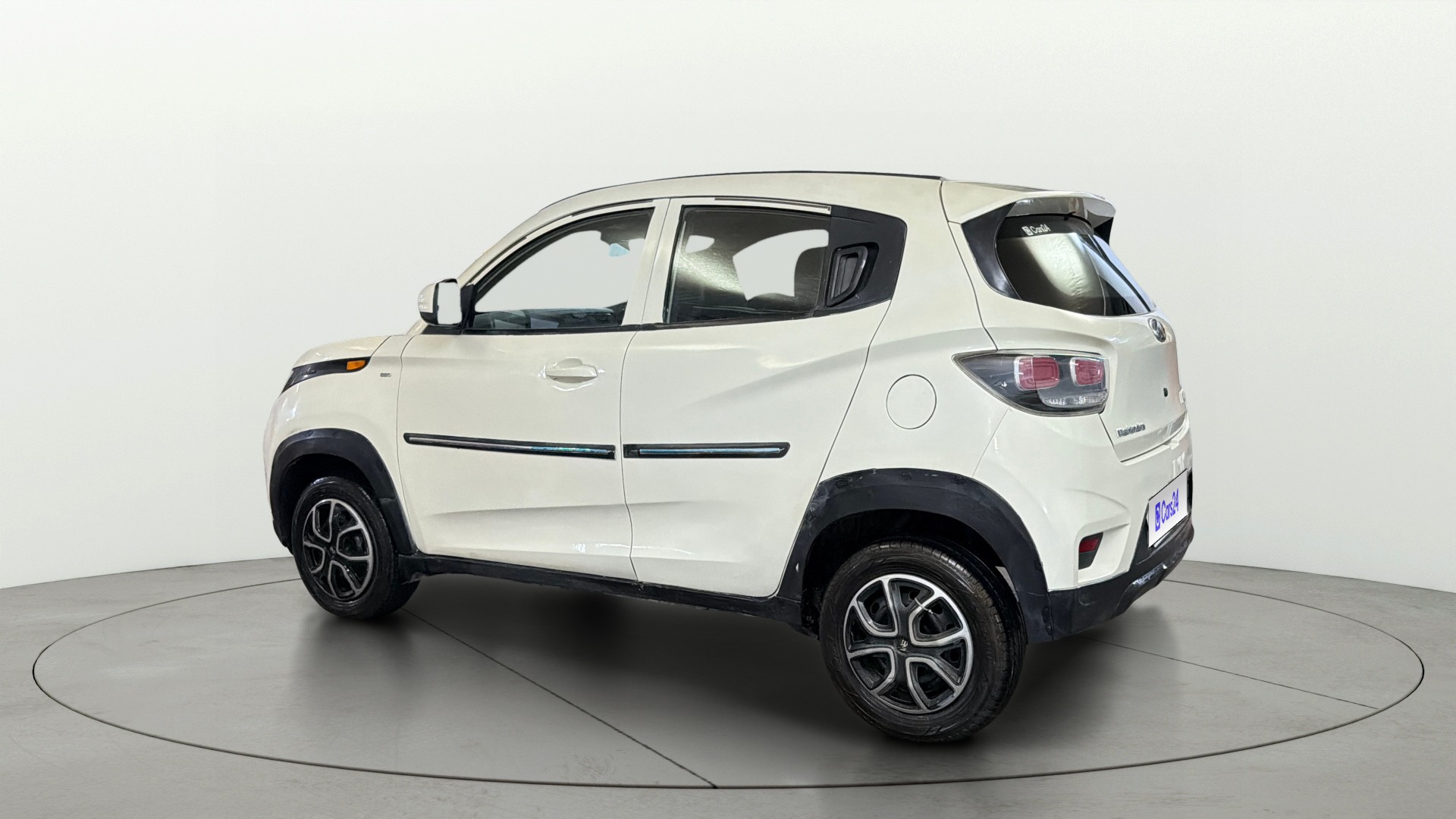 View 2019 Mahindra KUV100 K2 Petrol BS IV Image 2 Used 2019 Mahindra KUV100 K2 Petrol BS IV Image 2