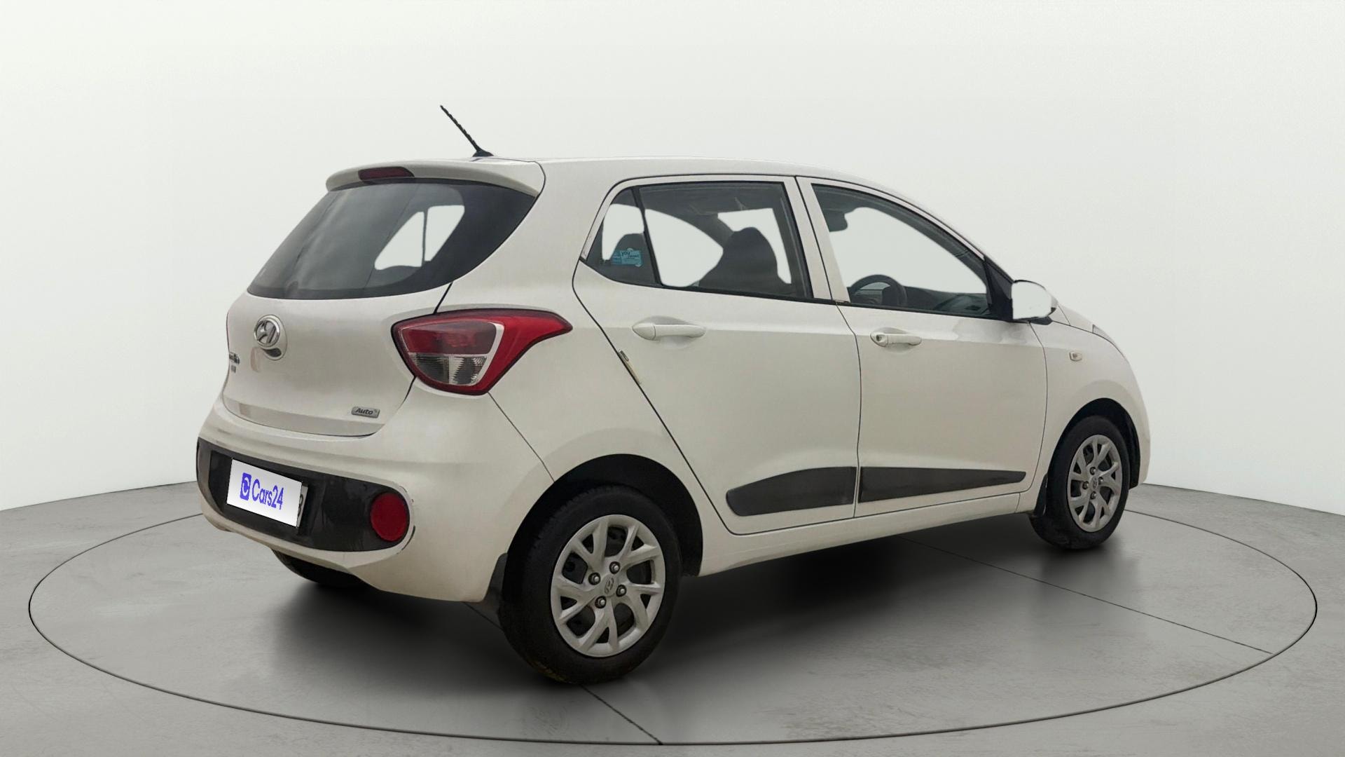 View 2017 Hyundai Grand i10 1.2 Magna Petrol AT Image 41 Used 2017 Hyundai Grand i10 1.2 Magna Petrol AT Image 41