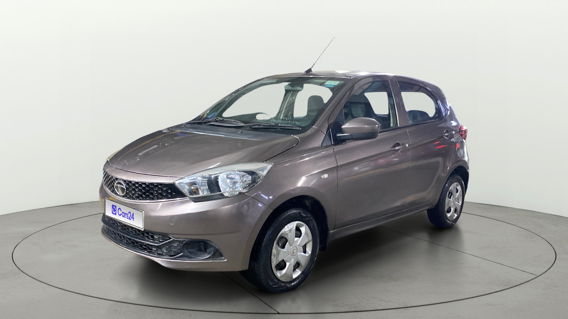 View 2018 Tata Tiago Revotorq XB Image 34 Used 2018 Tata Tiago Revotorq XB Image 34