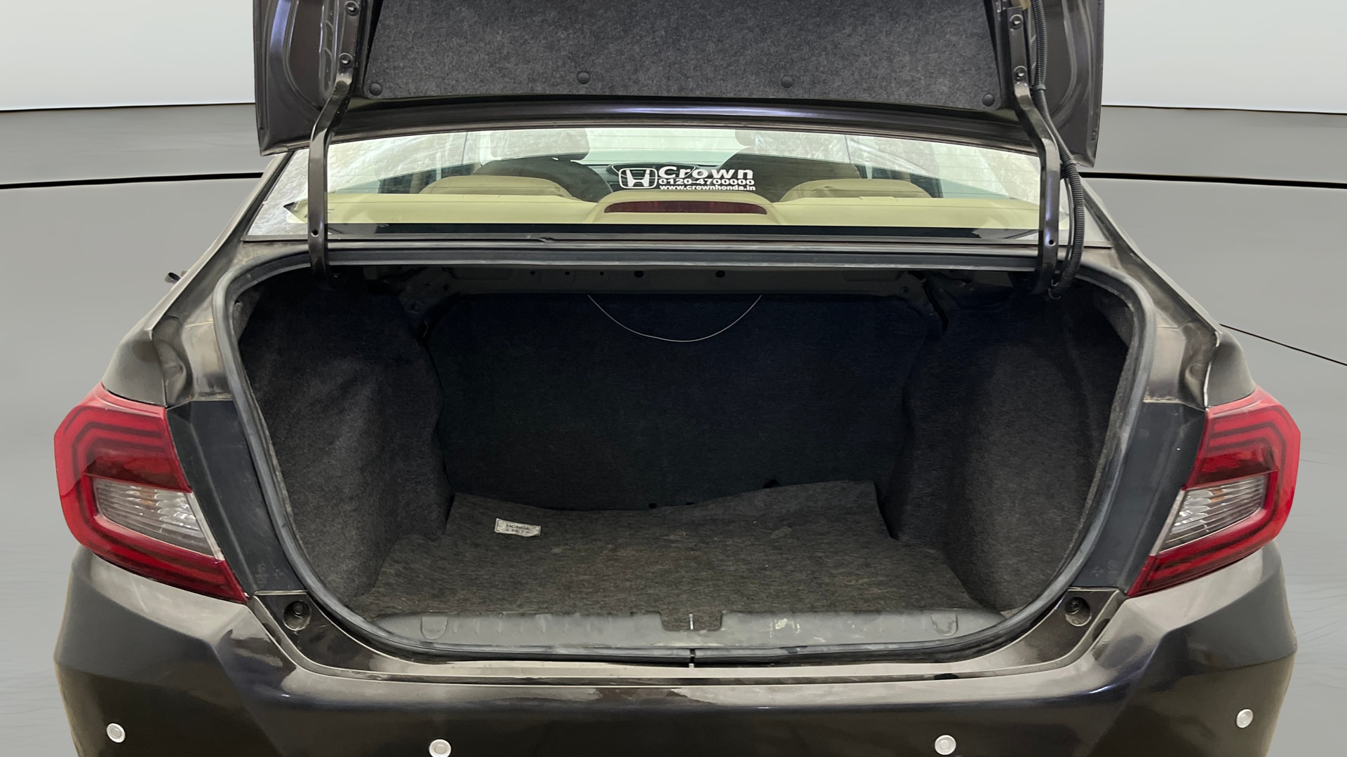 View 2023 Honda Amaze E MT Petrol BS IV Image 38 Used 2023 Honda Amaze E MT Petrol BS IV Image 38