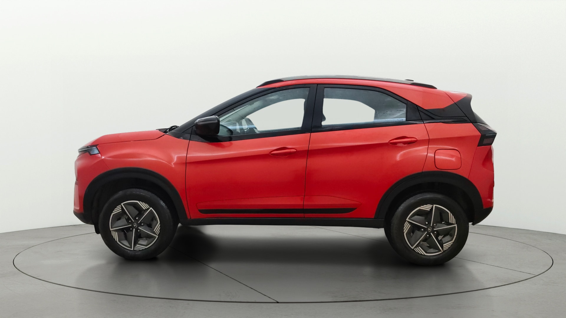View 2024 Tata Nexon Creative Plus 1.2 iCNG Image 5 Used 2024 Tata Nexon Creative Plus 1.2 iCNG Image 5