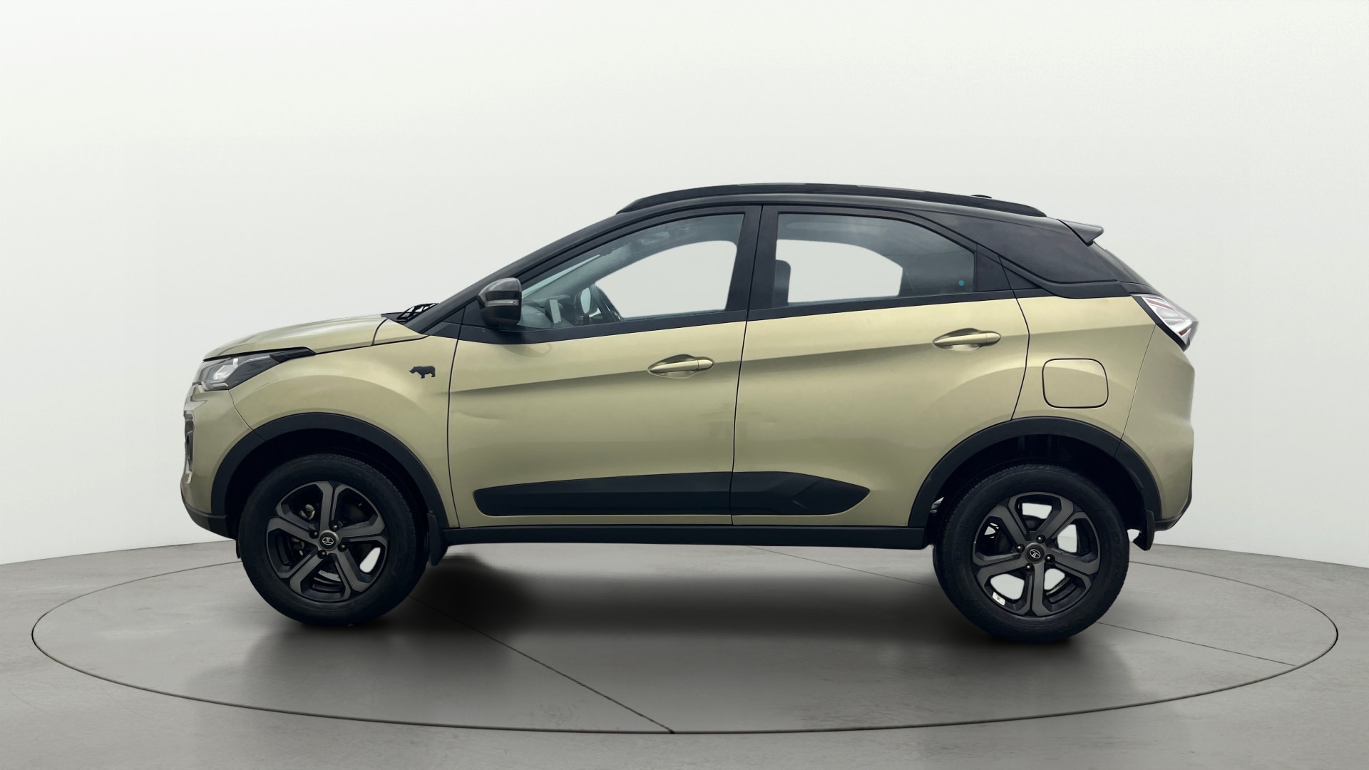 View 2022 Tata Nexon Revotron XE Image 6 Used 2022 Tata Nexon Revotron XE Image 6