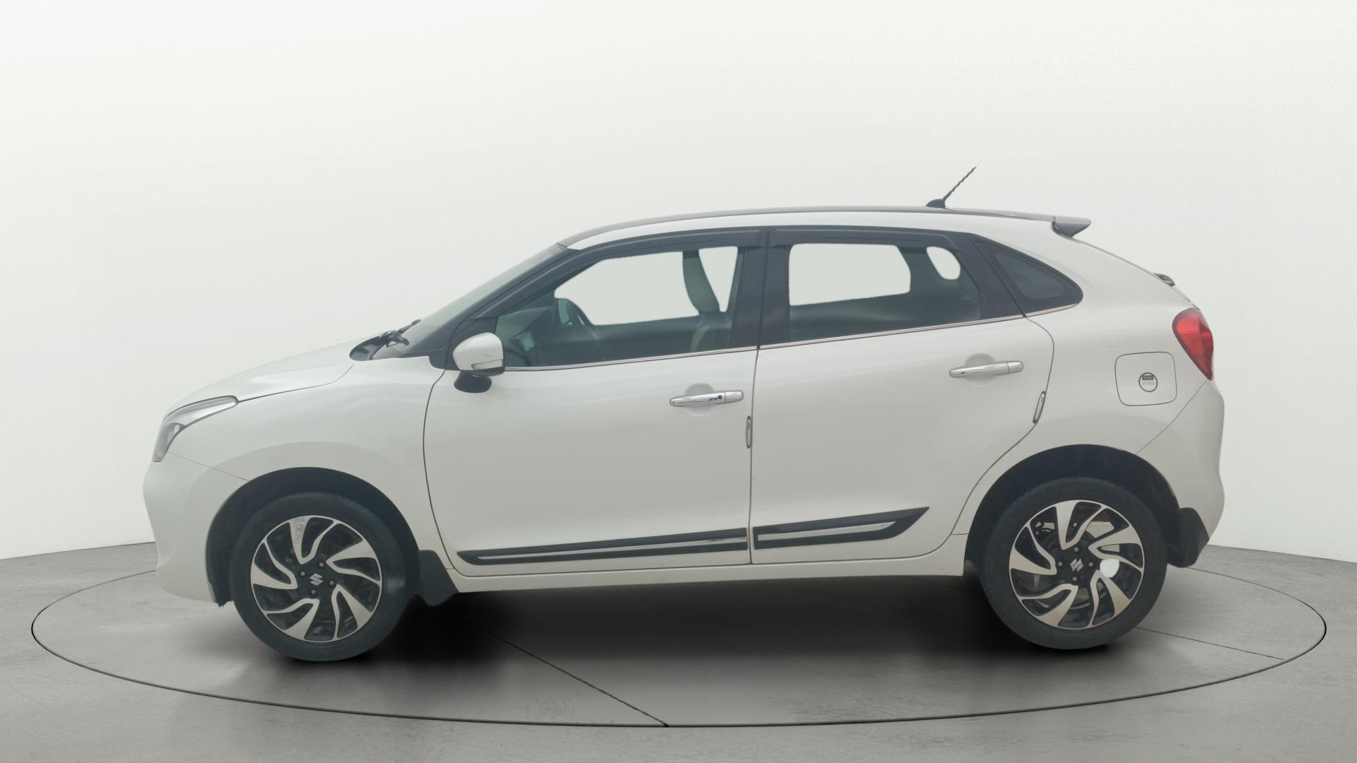View 2022 Maruti Suzuki 1000 Base Variant Image 5 Used 2022 Maruti Suzuki 1000 Base Variant Image 5