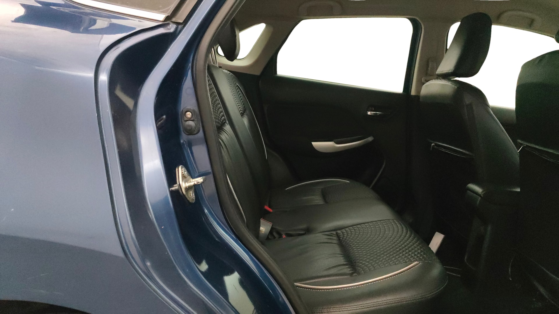 View 2019 Maruti Suzuki 1000 Base Variant Image 28 Used 2019 Maruti Suzuki 1000 Base Variant Image 28
