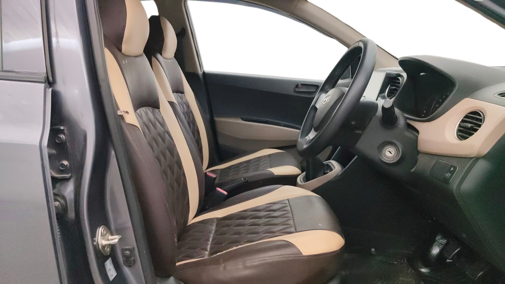 View 2014 Hyundai Grand i10 Magna 1.2 Kappa VTVT Image 26 Used 2014 Hyundai Grand i10 Magna 1.2 Kappa VTVT Image 26