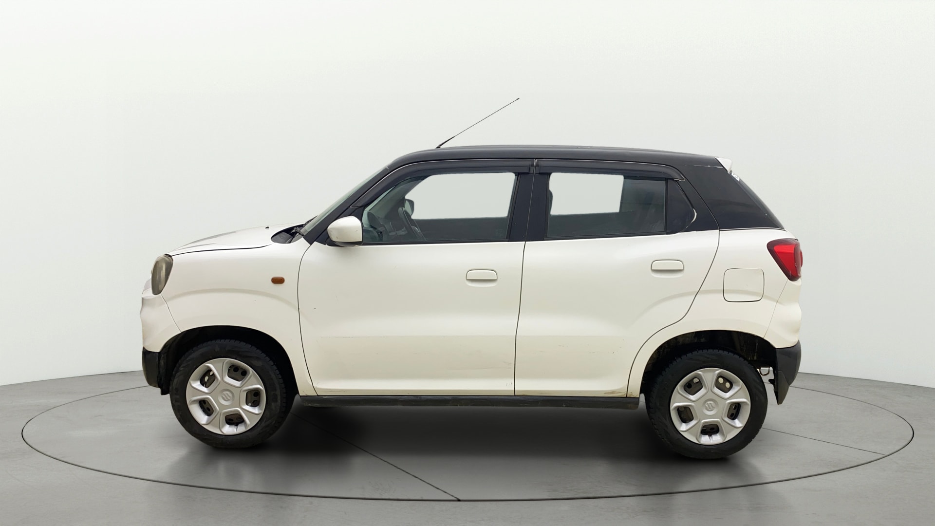 View 2021 Maruti Suzuki 1000 Base Variant Image 5 Used 2021 Maruti Suzuki 1000 Base Variant Image 5