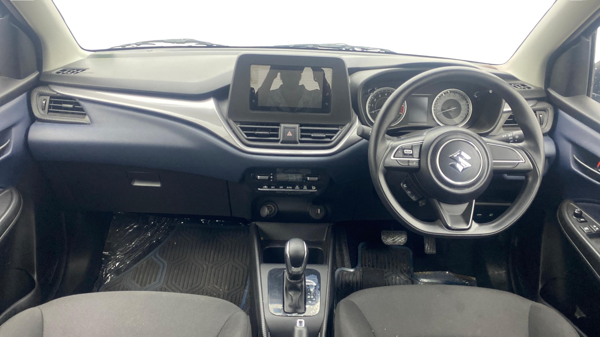 View 2025 Maruti Suzuki 1000 Base Variant Image 15 Used 2025 Maruti Suzuki 1000 Base Variant Image 15