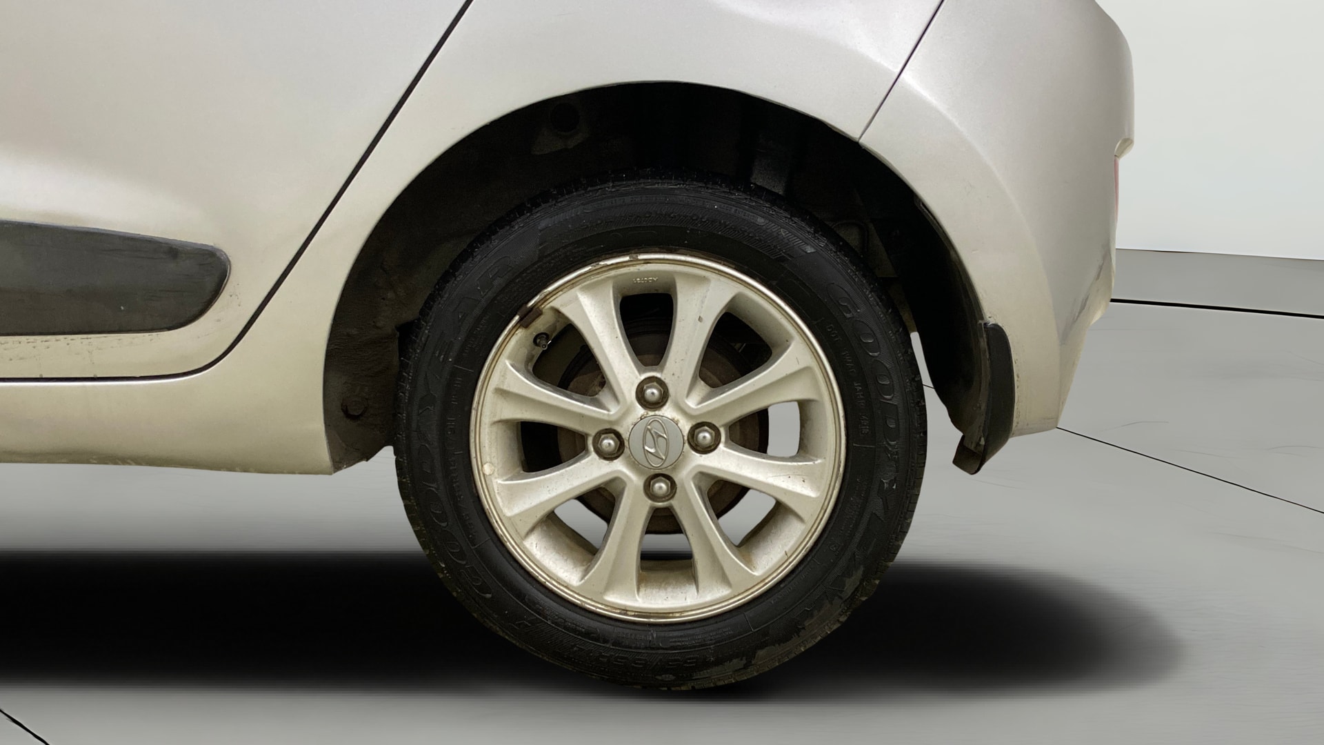 View 2015 Hyundai Grand i10 Asta AT 1.2 Kappa VTVT Image 11 Used 2015 Hyundai Grand i10 Asta AT 1.2 Kappa VTVT Image 11