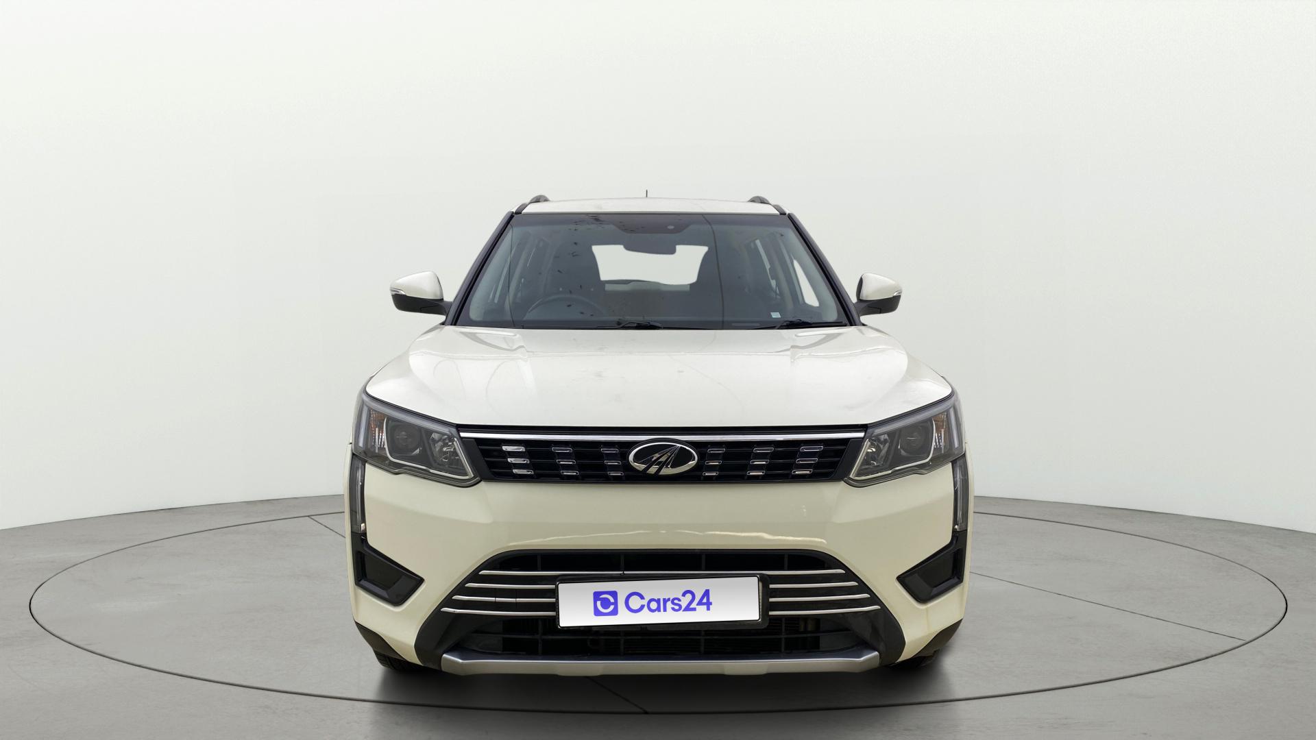 2022 महिंद्रा एक्सयूवी300 W4 Petrol BS IV 2022 महिंद्रा एक्सयूवी300 W4 Petrol BS IV