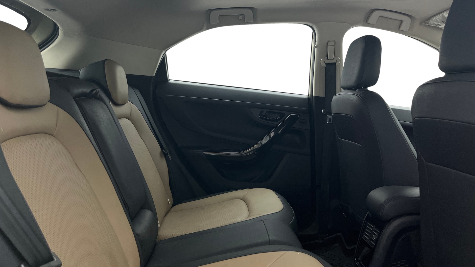 View 2022 Tata Nexon Revotron XE Image 31 Used 2022 Tata Nexon Revotron XE Image 31