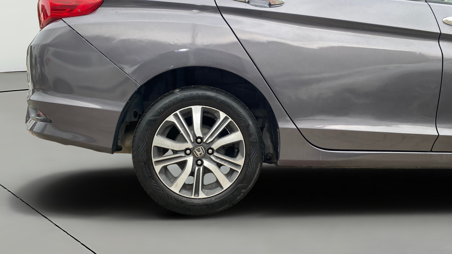 View 2017 Honda City ZX MT Diesel Anniversary Edition Image 25 Used 2017 Honda City ZX MT Diesel Anniversary Edition Image 25