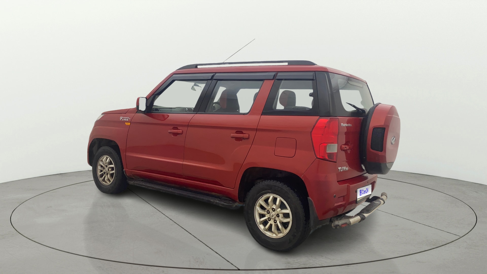 View 2017 Mahindra TUV300 T8 AMT Image 2 Used 2017 Mahindra TUV300 T8 AMT Image 2