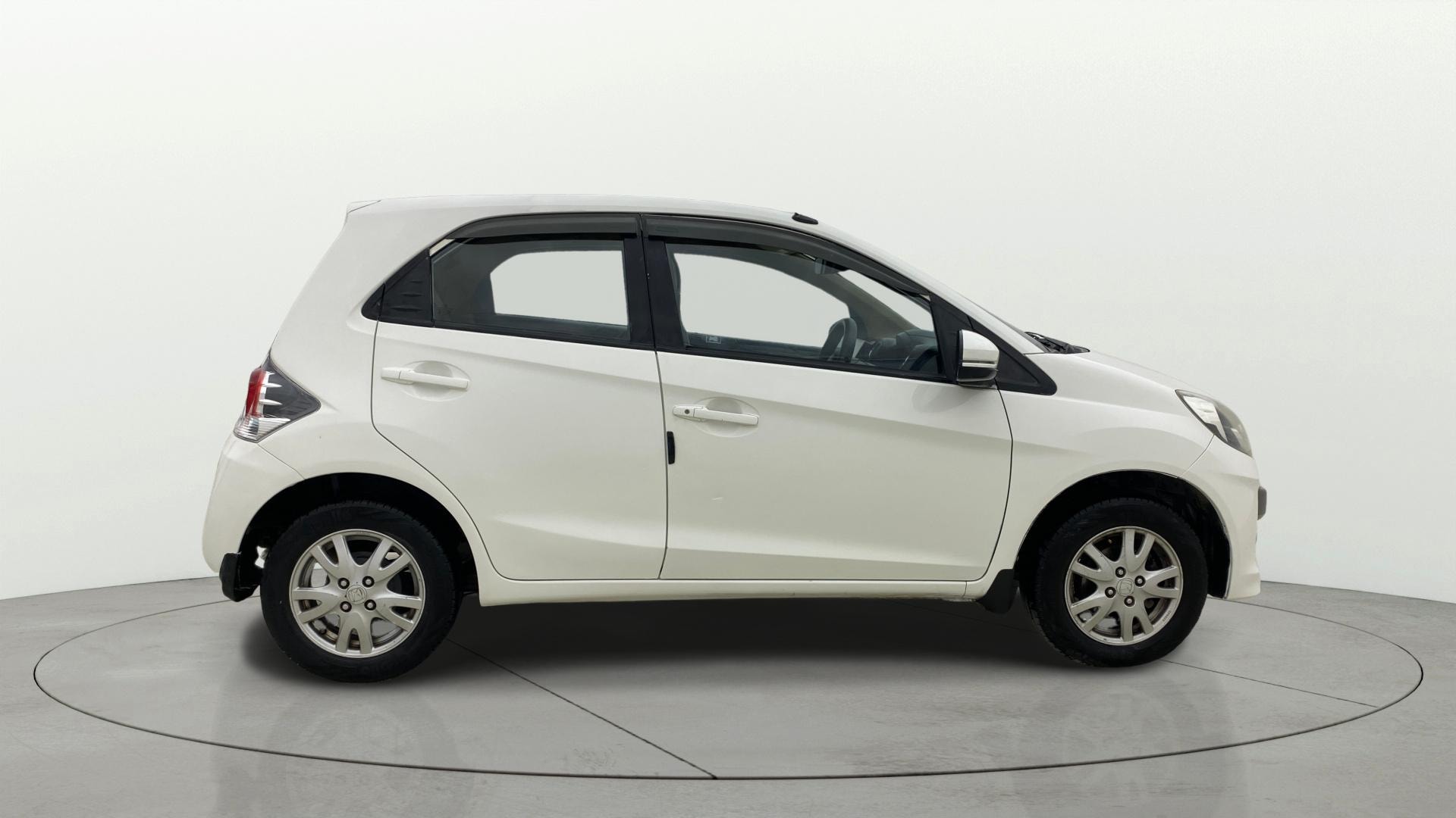 View 2016 Honda Brio VX AT Petrol Image 8 Used 2016 Honda Brio VX AT Petrol Image 8