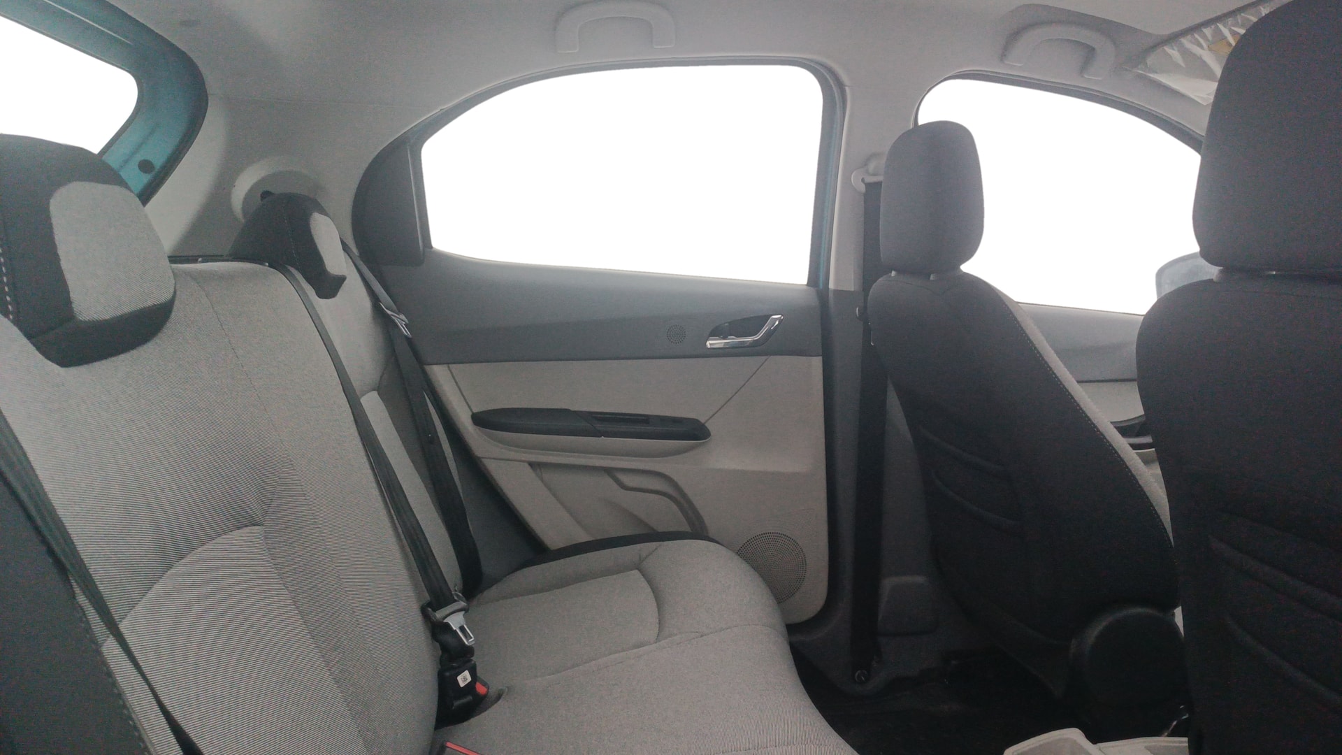 View 2025 Tata Tiago Revotorq XB Image 30 Used 2025 Tata Tiago Revotorq XB Image 30