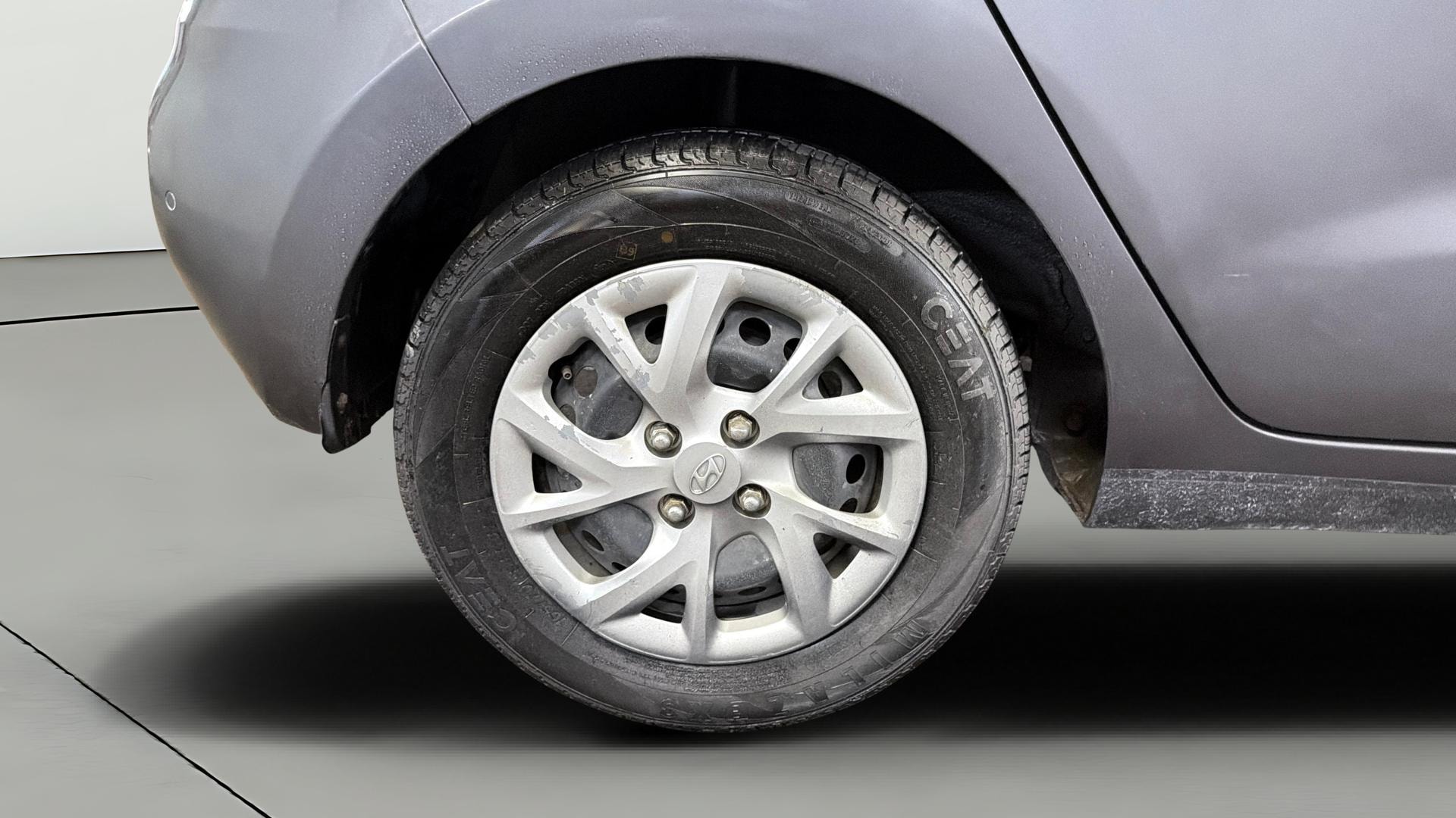 View 2018 Hyundai Grand i10 Sportz 1.2 Kappa Image 23 Used 2018 Hyundai Grand i10 Sportz 1.2 Kappa Image 23