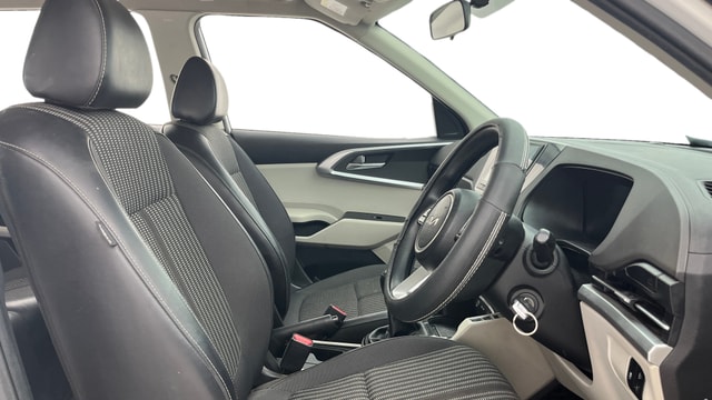 View Kia Carens Image 19 Used Kia Carens Image 19