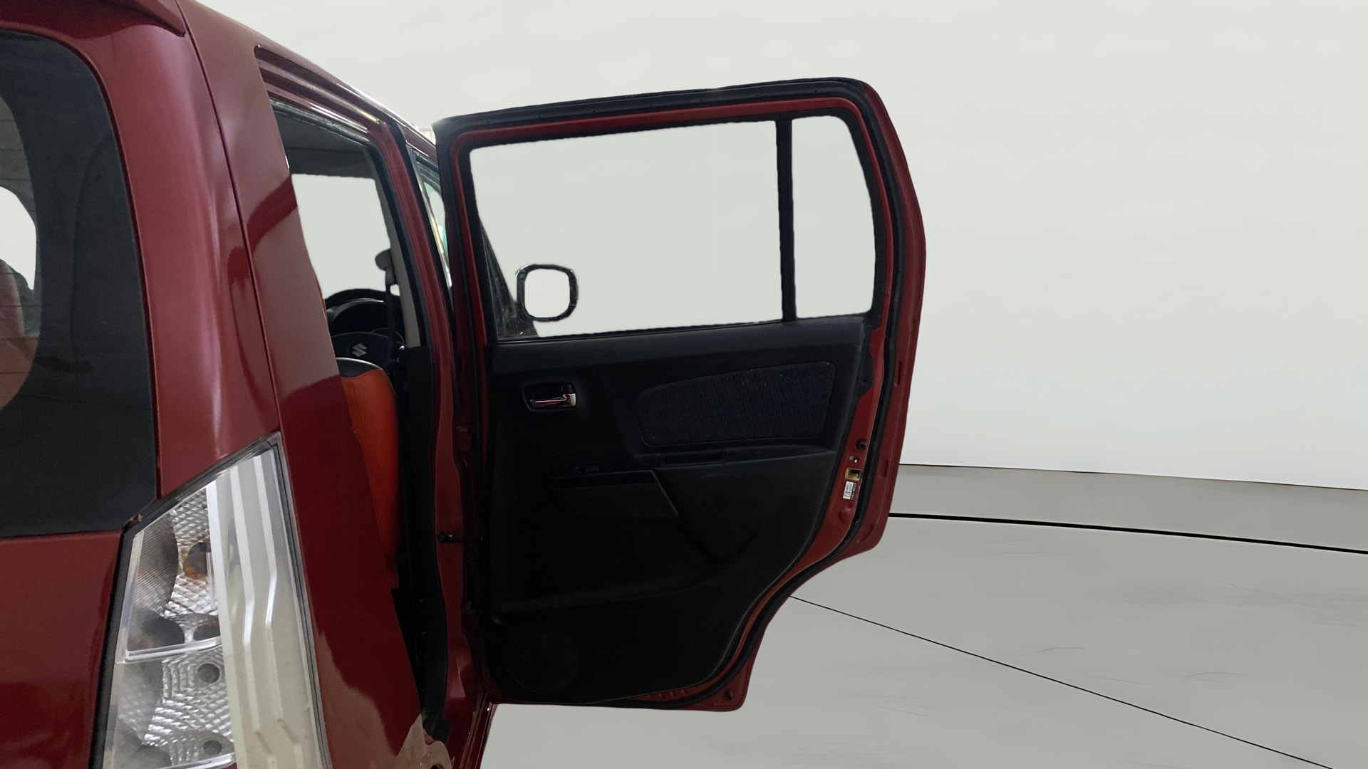 View 2015 Maruti Suzuki Stingray LXI Image 7 Used 2015 Maruti Suzuki Stingray LXI Image 7