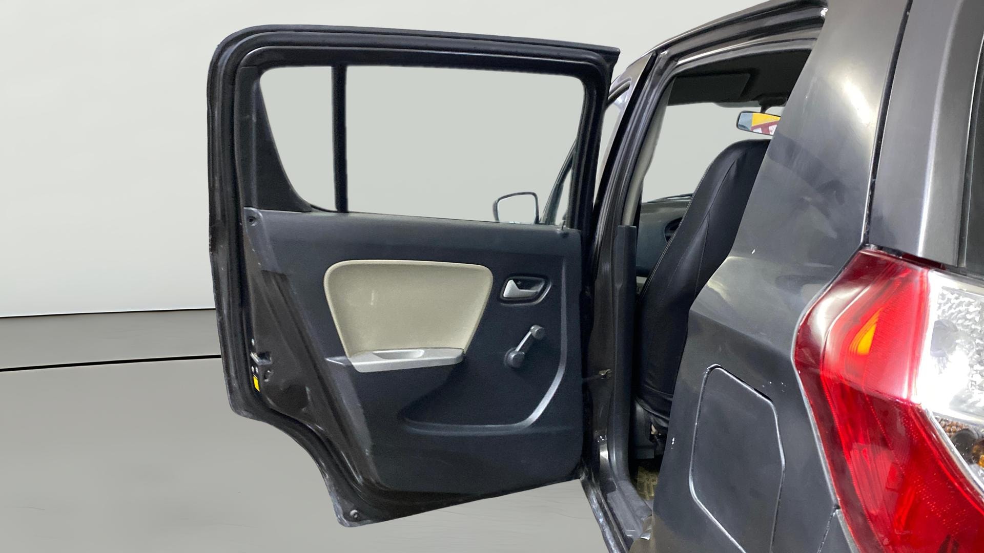 View 2015 Maruti Suzuki Alto K10 LX Image 22 Used 2015 Maruti Suzuki Alto K10 LX Image 22