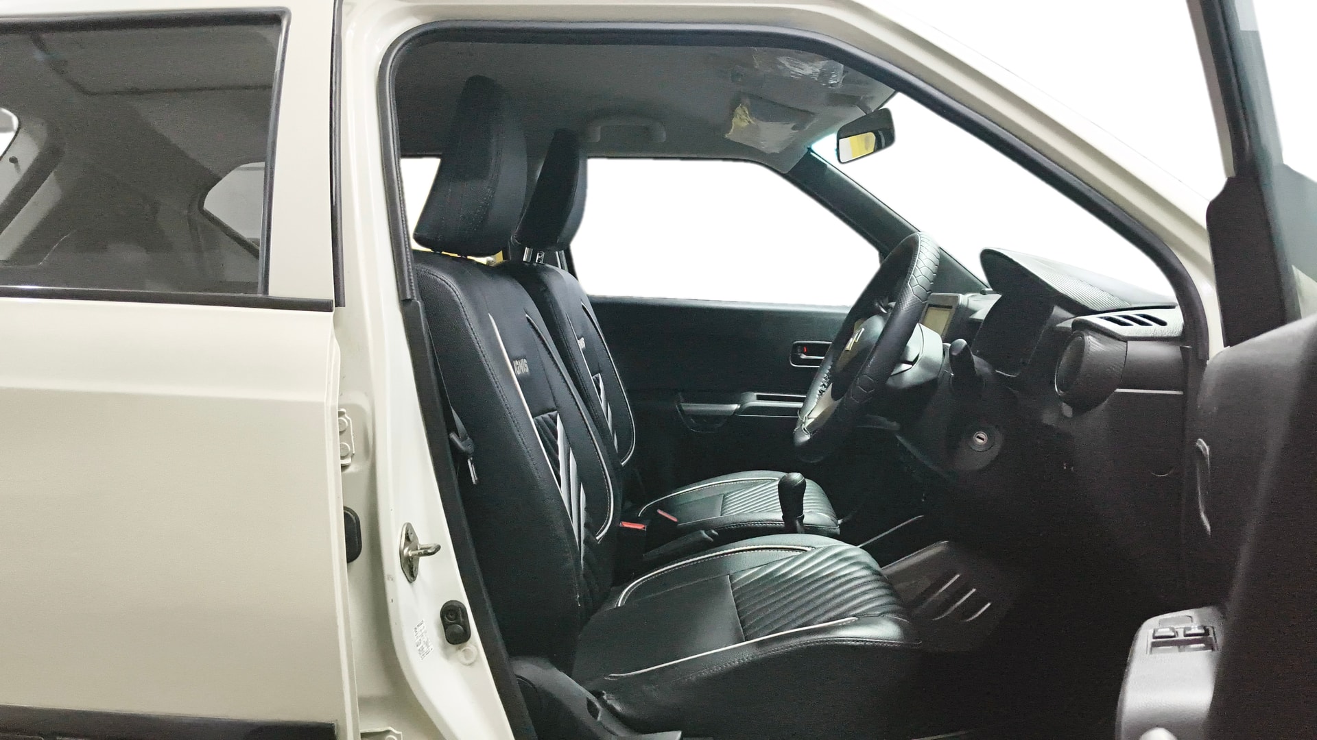 View 2022 Maruti Suzuki 1000 Base Variant Image 25 Used 2022 Maruti Suzuki 1000 Base Variant Image 25