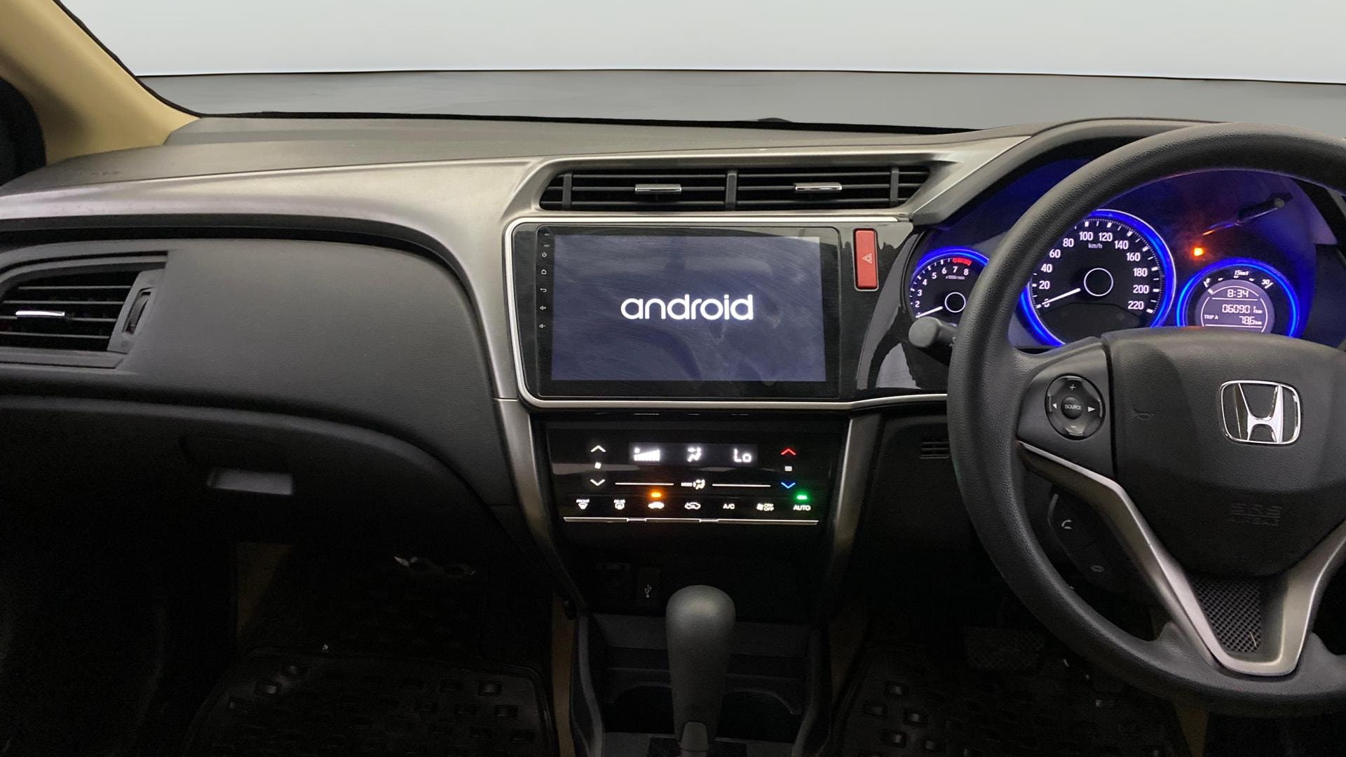 View 2014 Honda City ZX MT Diesel Anniversary Edition Image 18 Used 2014 Honda City ZX MT Diesel Anniversary Edition Image 18