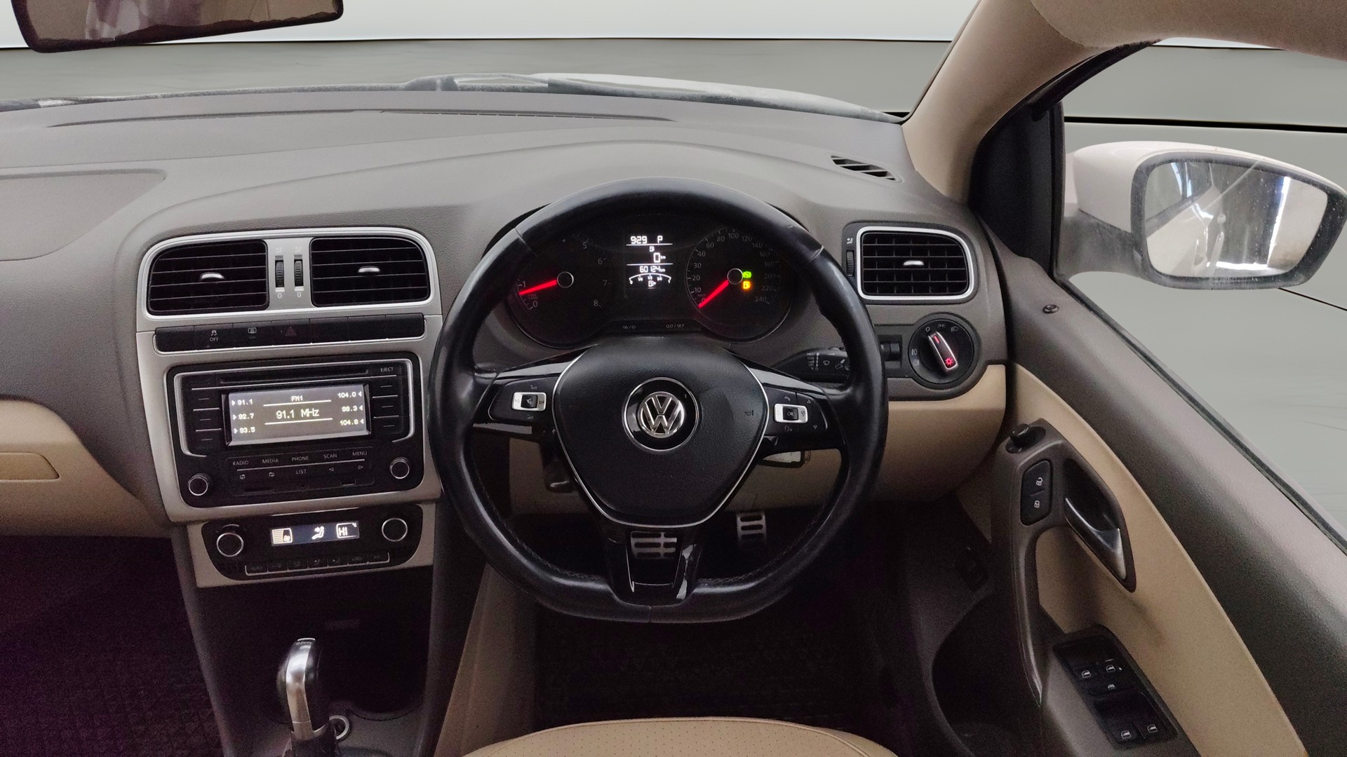View 2015 Volkswagen Vento DSG Image 20 Used 2015 Volkswagen Vento DSG Image 20