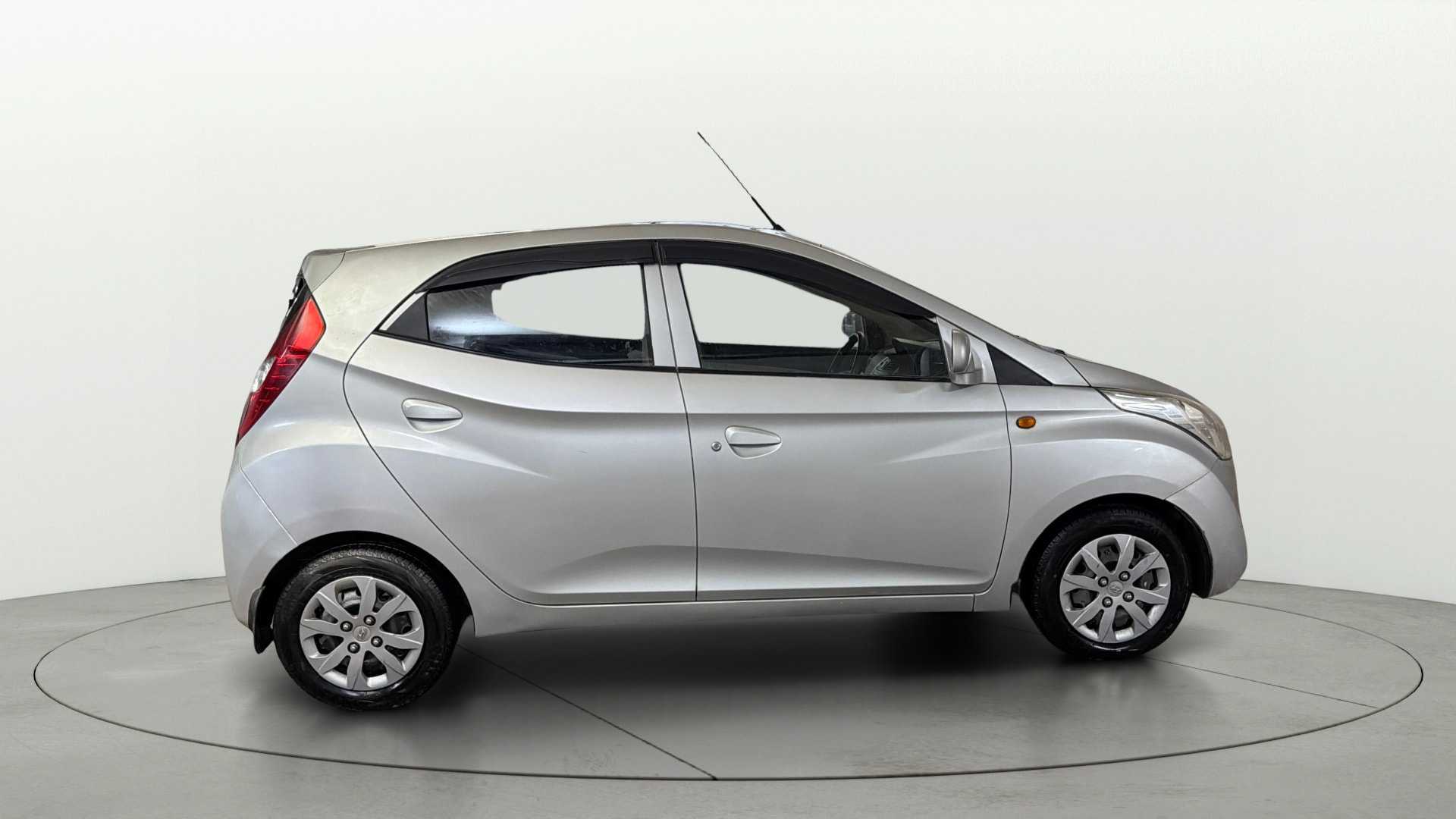 View 2016 Hyundai EON Magna Plus Image 8 Used 2016 Hyundai EON Magna Plus Image 8