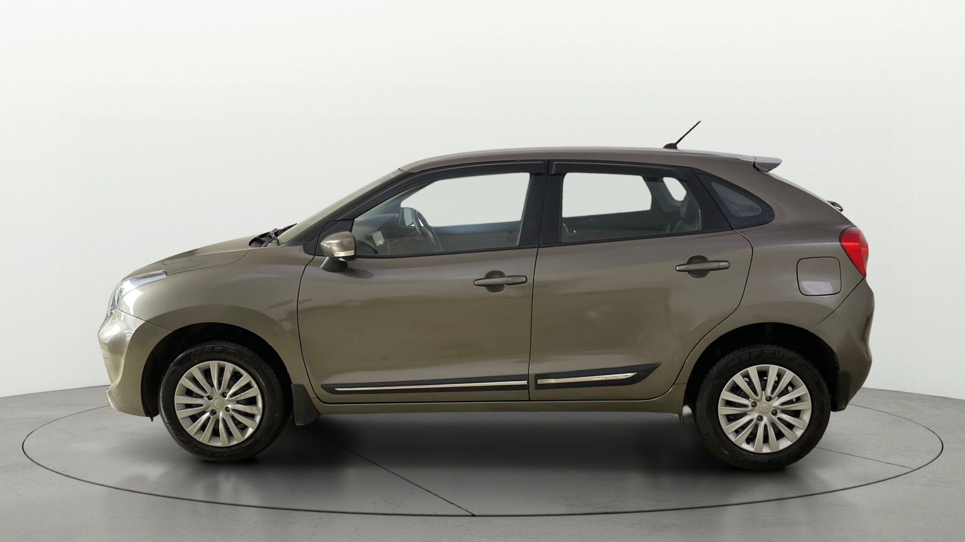 View 2019 Maruti Suzuki 1000 Base Variant Image 5 Used 2019 Maruti Suzuki 1000 Base Variant Image 5