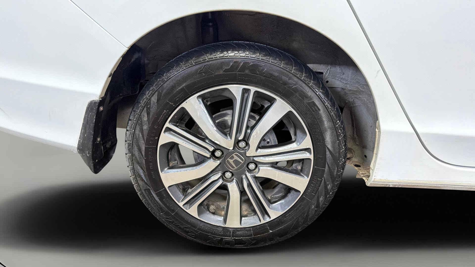 View 2023 Honda City ZX MT Diesel Anniversary Edition Image 25 Used 2023 Honda City ZX MT Diesel Anniversary Edition Image 25