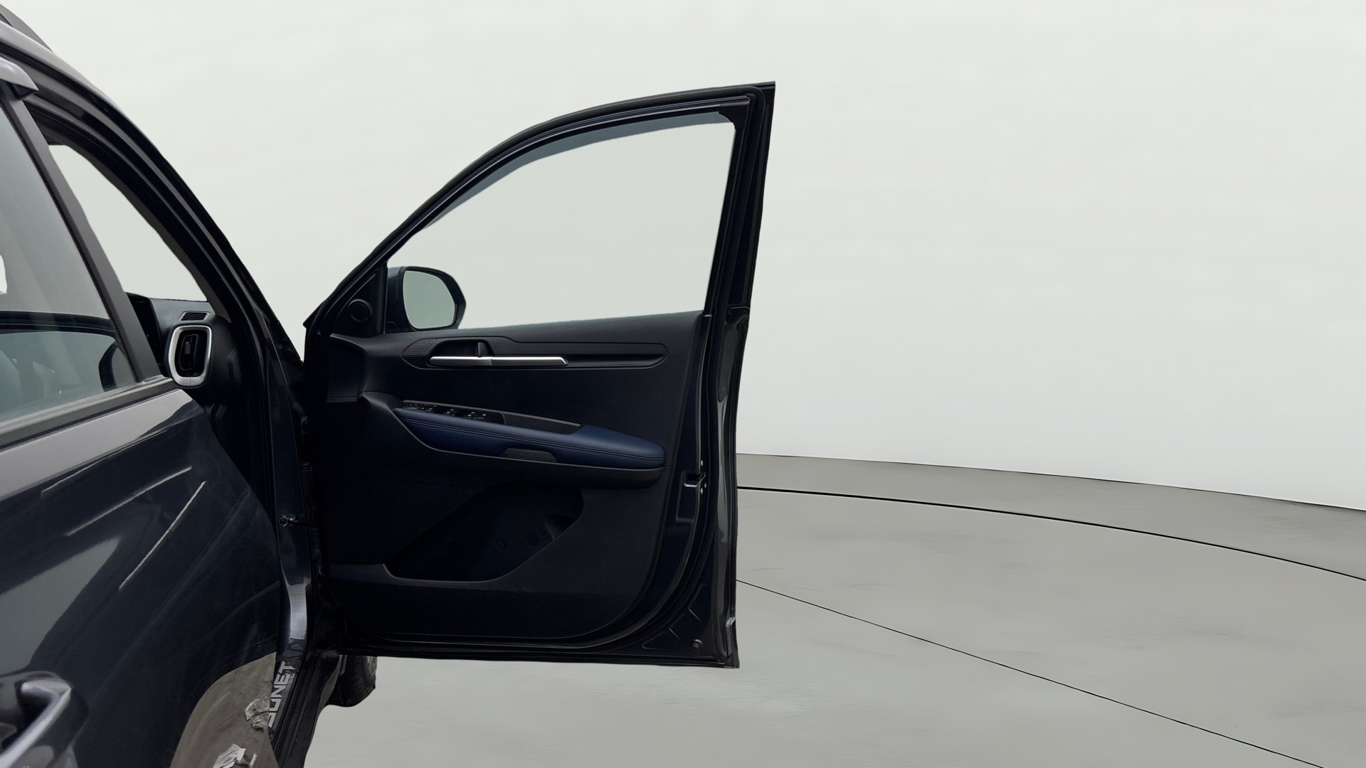 View 2025 Kia Sonet HTE Petrol Image 45 Used 2025 Kia Sonet HTE Petrol Image 45