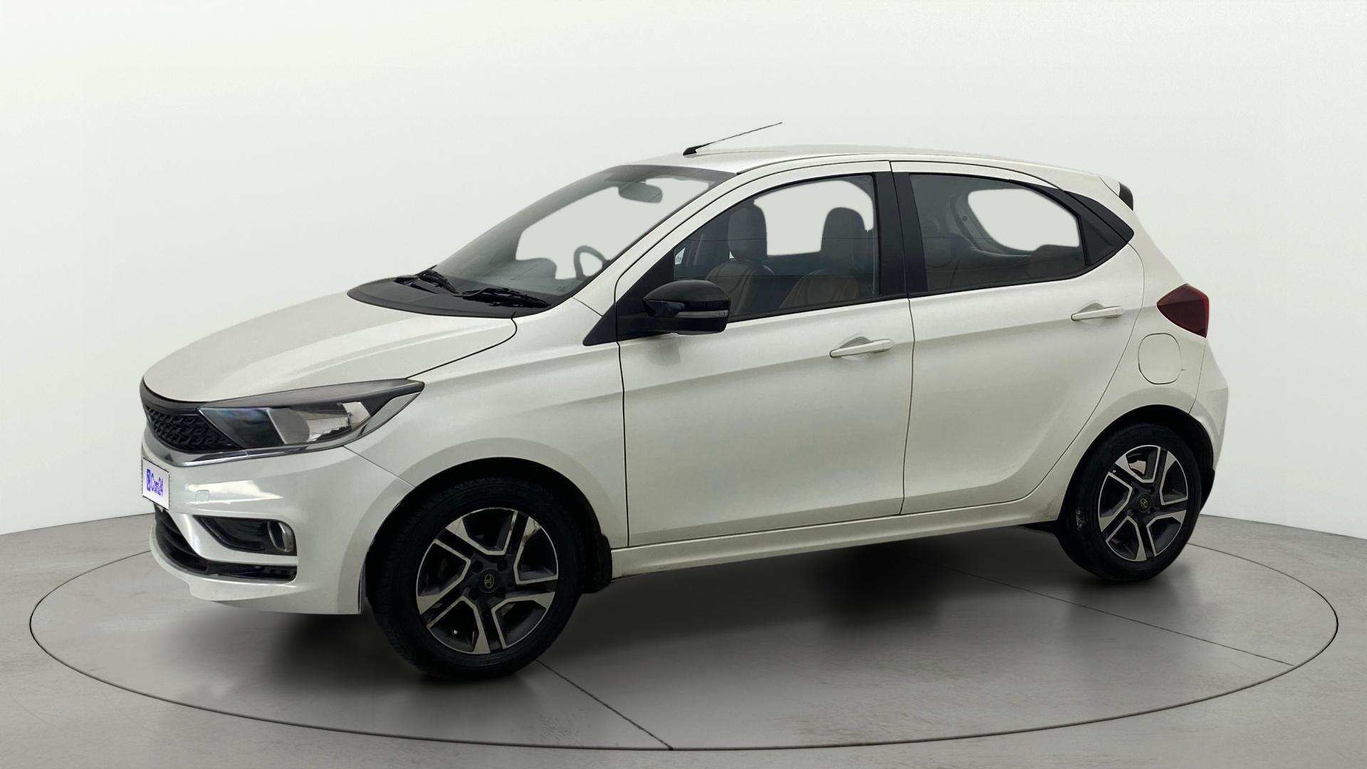 View 2021 Tata Tiago Revotorq XB Image 35 Used 2021 Tata Tiago Revotorq XB Image 35