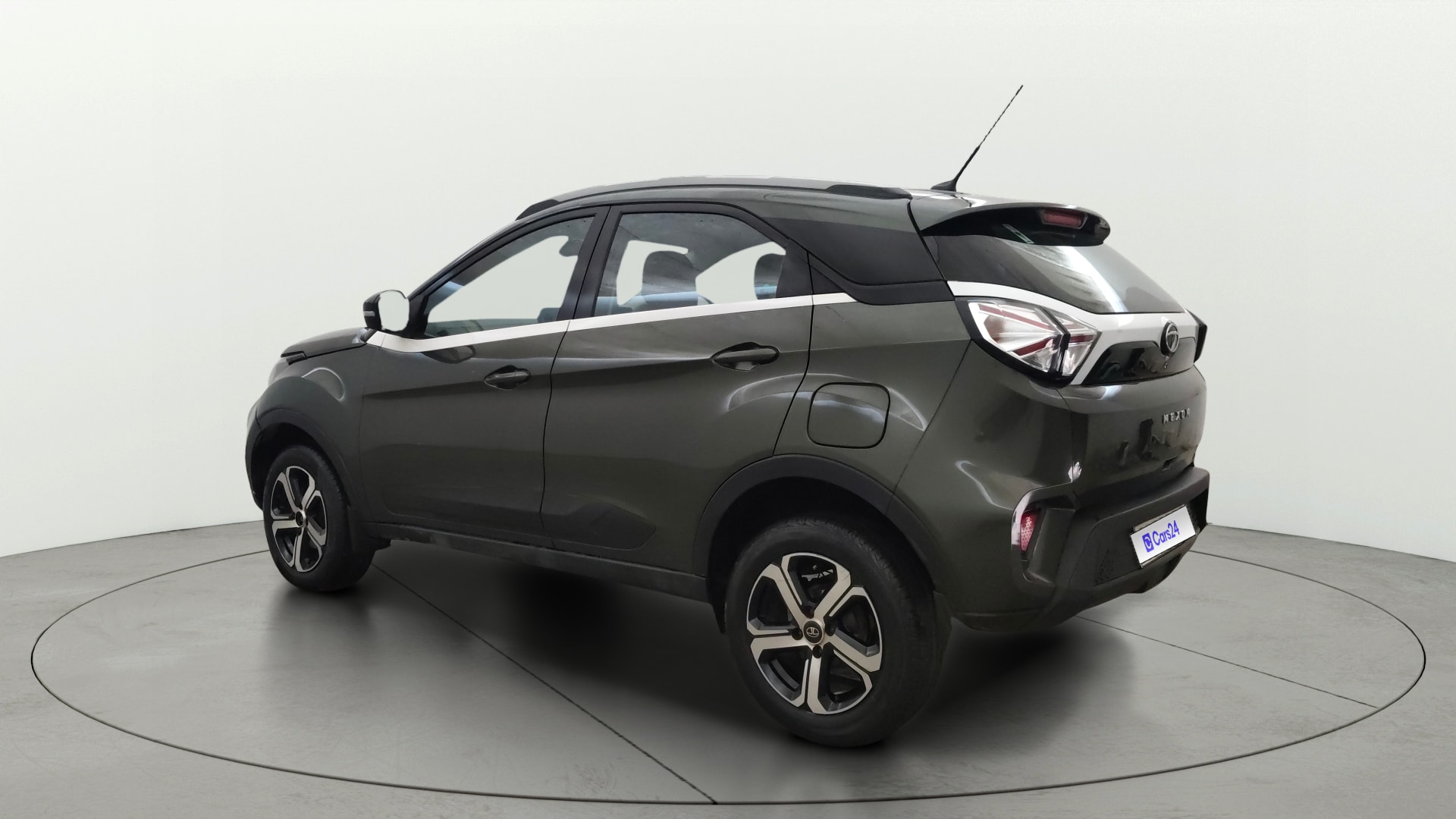 View 2021 Tata Nexon Revotron XE Image 2 Used 2021 Tata Nexon Revotron XE Image 2