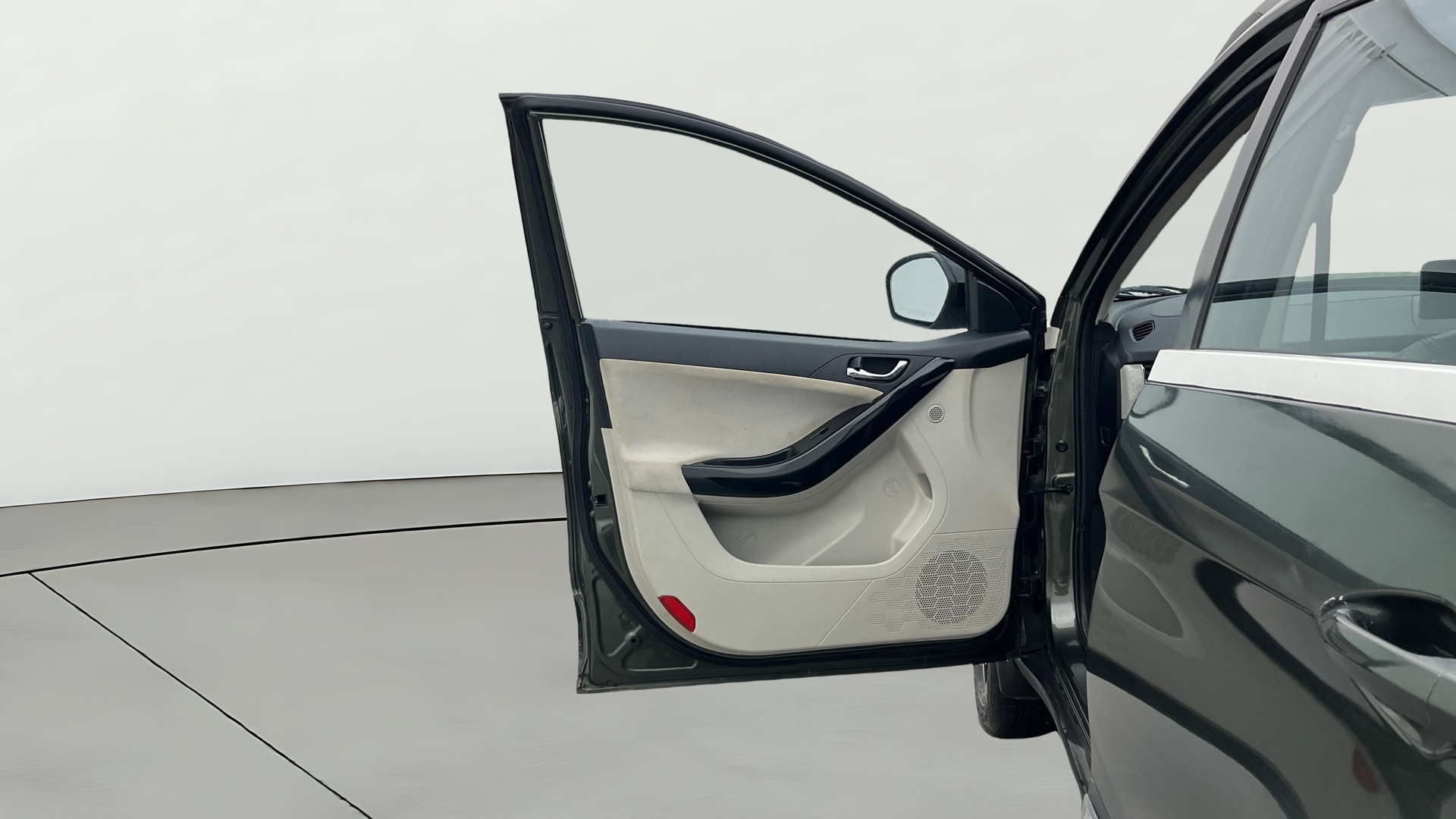 View 2022 Tata Nexon Revotron XE Image 31 Used 2022 Tata Nexon Revotron XE Image 31
