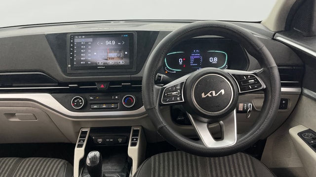 View Kia Carens Image 14 Used Kia Carens Image 14