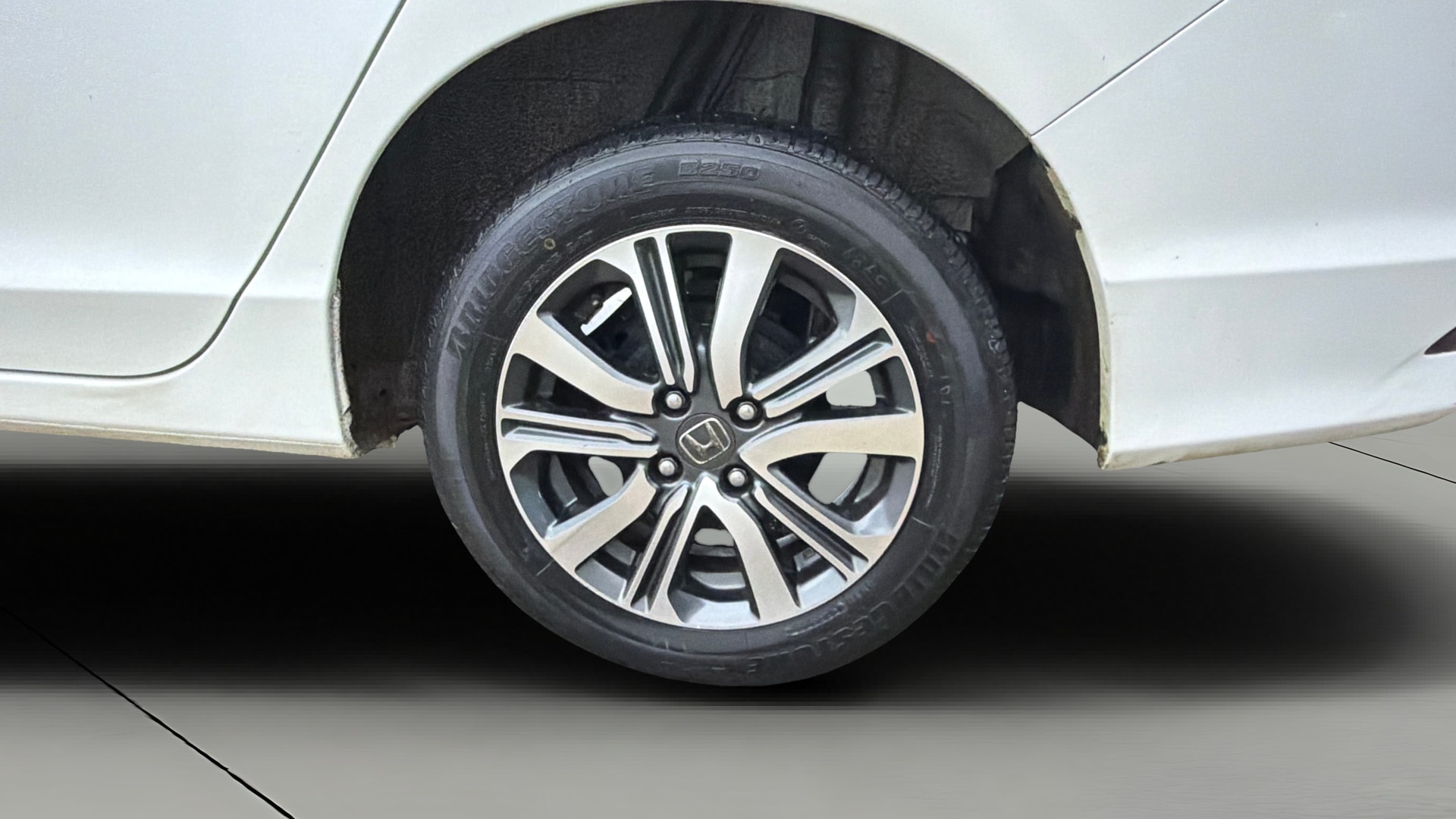 View 2022 Honda City ZX MT Diesel Anniversary Edition Image 12 Used 2022 Honda City ZX MT Diesel Anniversary Edition Image 12