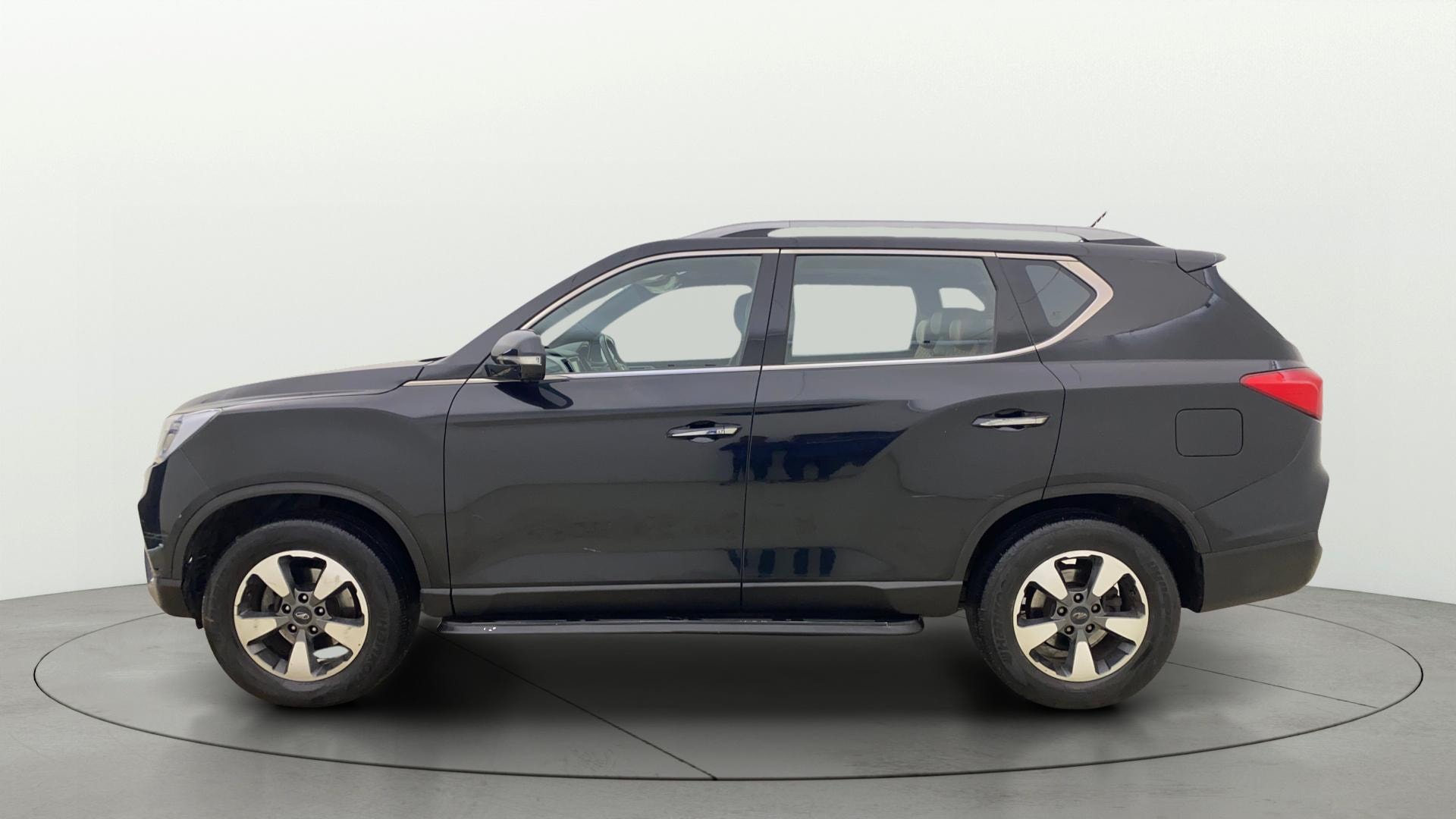 Used 2022 Mahindra Alturas G4 Used 2022 Mahindra Alturas G4