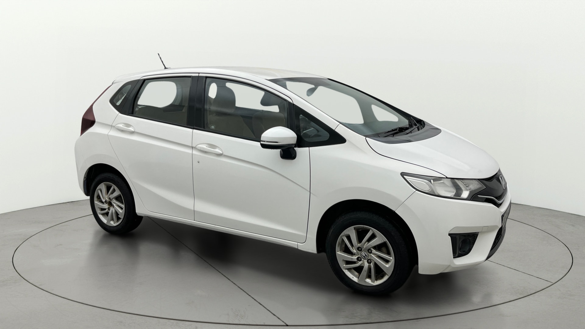 View 2015 Honda Jazz E MT Diesel Image 14 Used 2015 Honda Jazz E MT Diesel Image 14