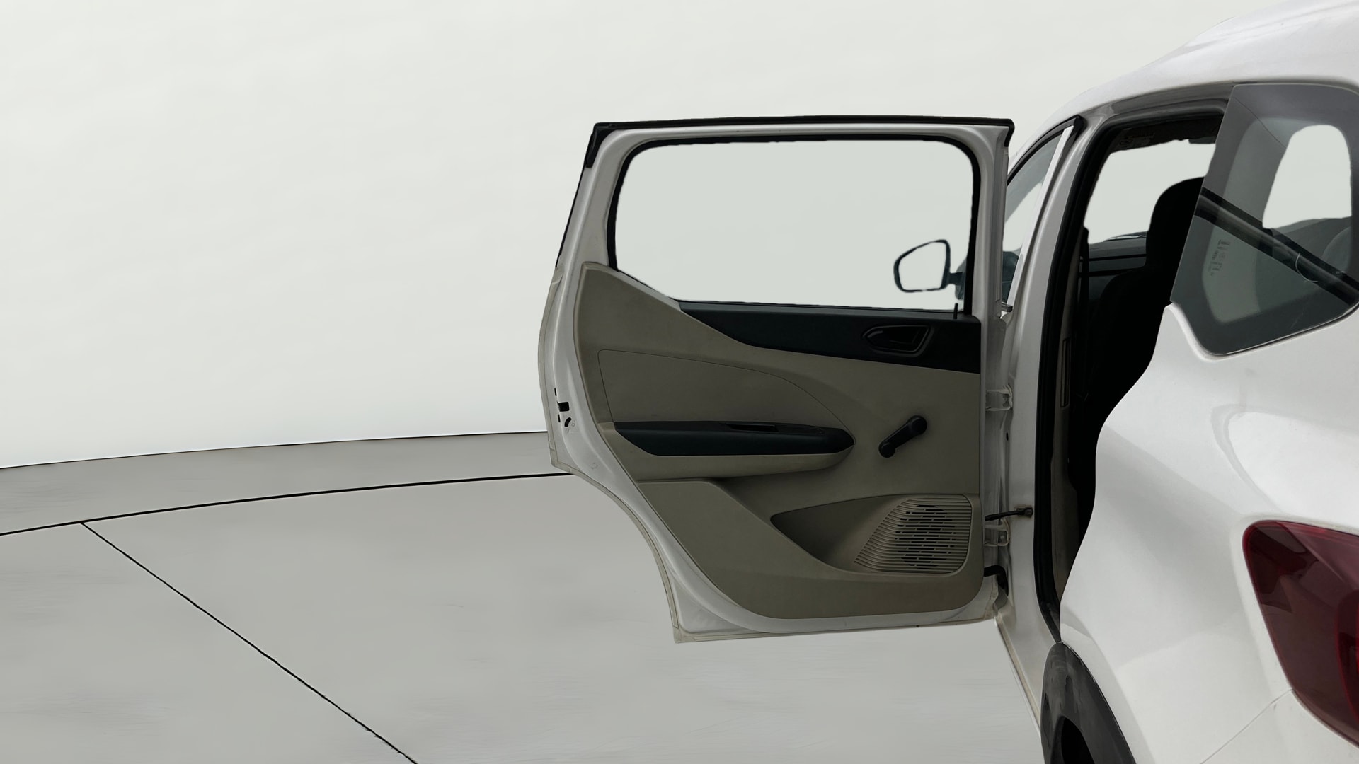 View 2019 Renault Triber RXE Image 23 Used 2019 Renault Triber RXE Image 23