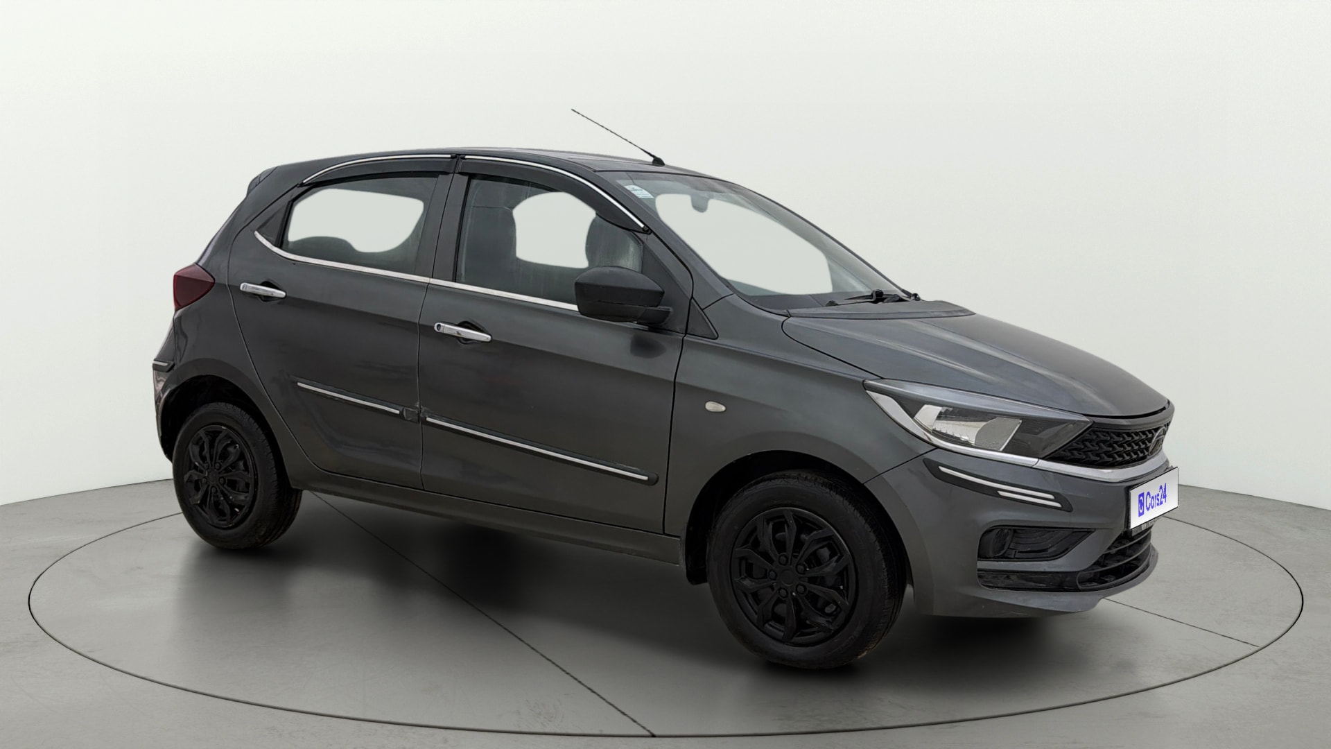 View 2022 Tata Tiago Revotorq XB Image 21 Used 2022 Tata Tiago Revotorq XB Image 21