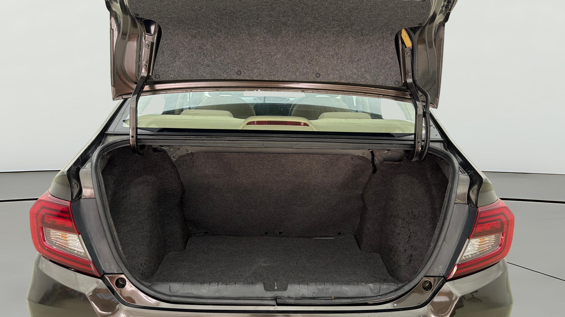 View 2022 Honda Amaze E MT Petrol BS IV Image 40 Used 2022 Honda Amaze E MT Petrol BS IV Image 40