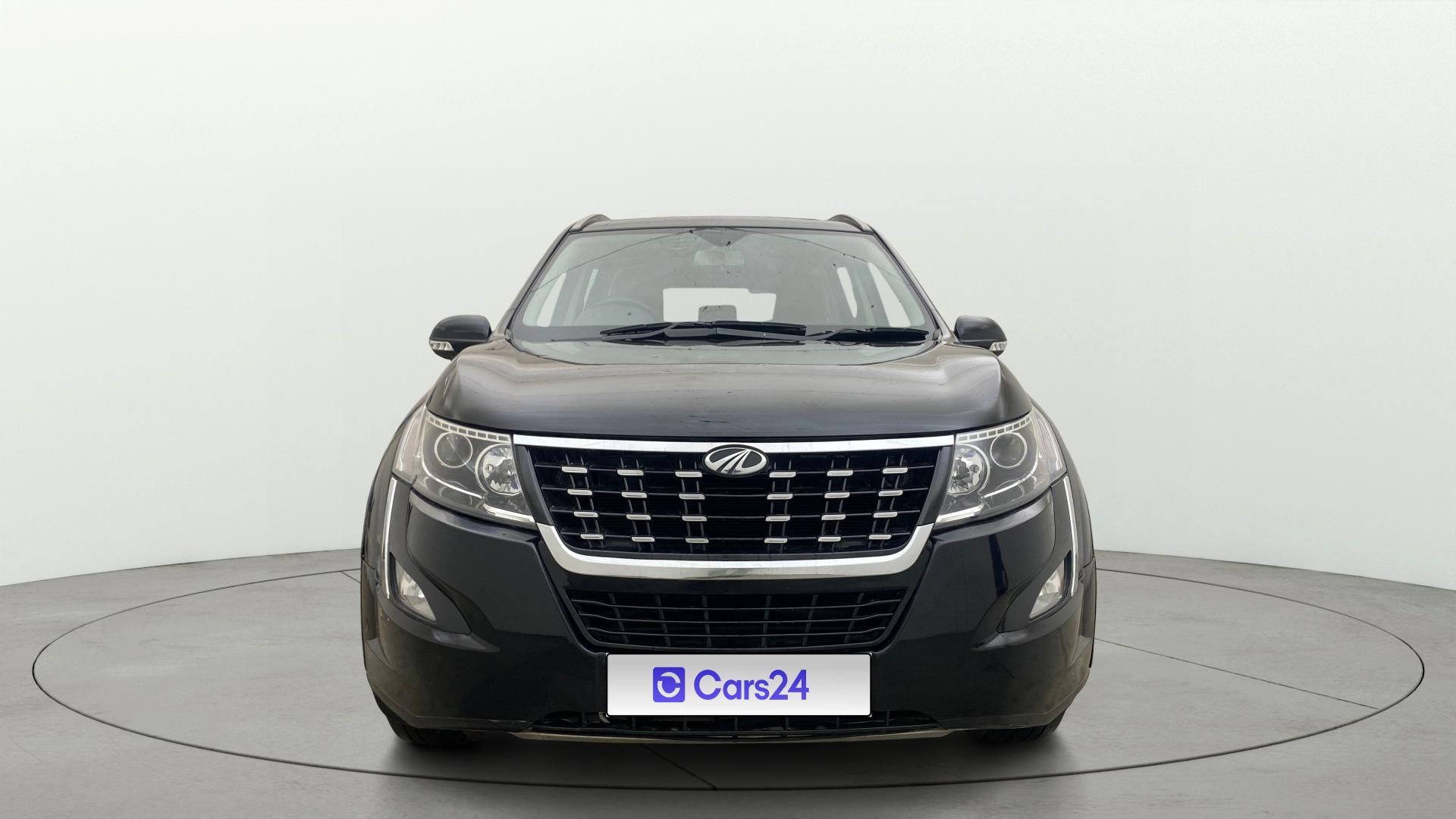 2018 महिंद्रा एक्सयूवी500 W11 AT 2018 महिंद्रा एक्सयूवी500 W11 AT