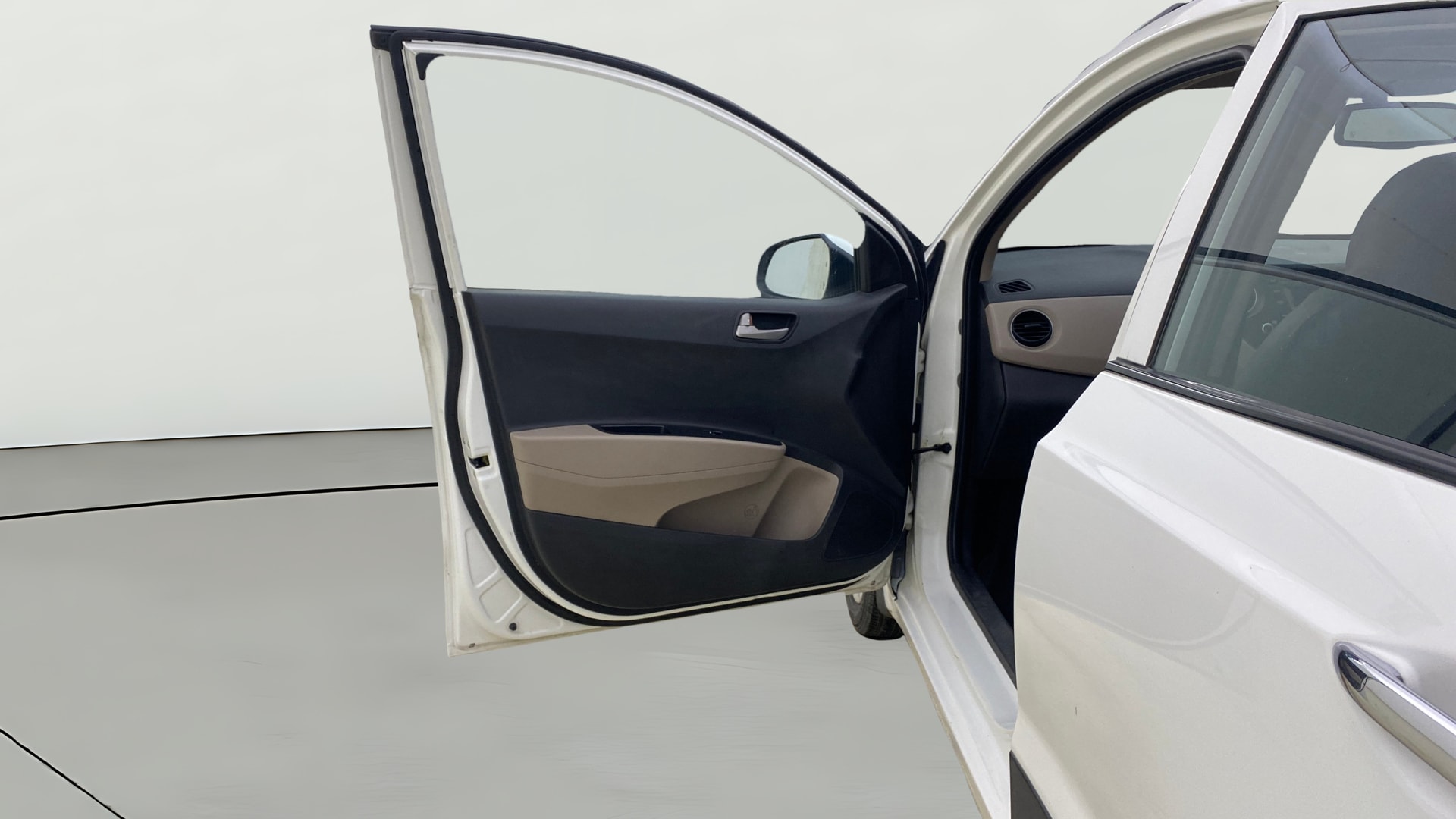 View 2015 Hyundai Grand i10 Asta AT 1.2 Kappa VTVT Image 30 Used 2015 Hyundai Grand i10 Asta AT 1.2 Kappa VTVT Image 30