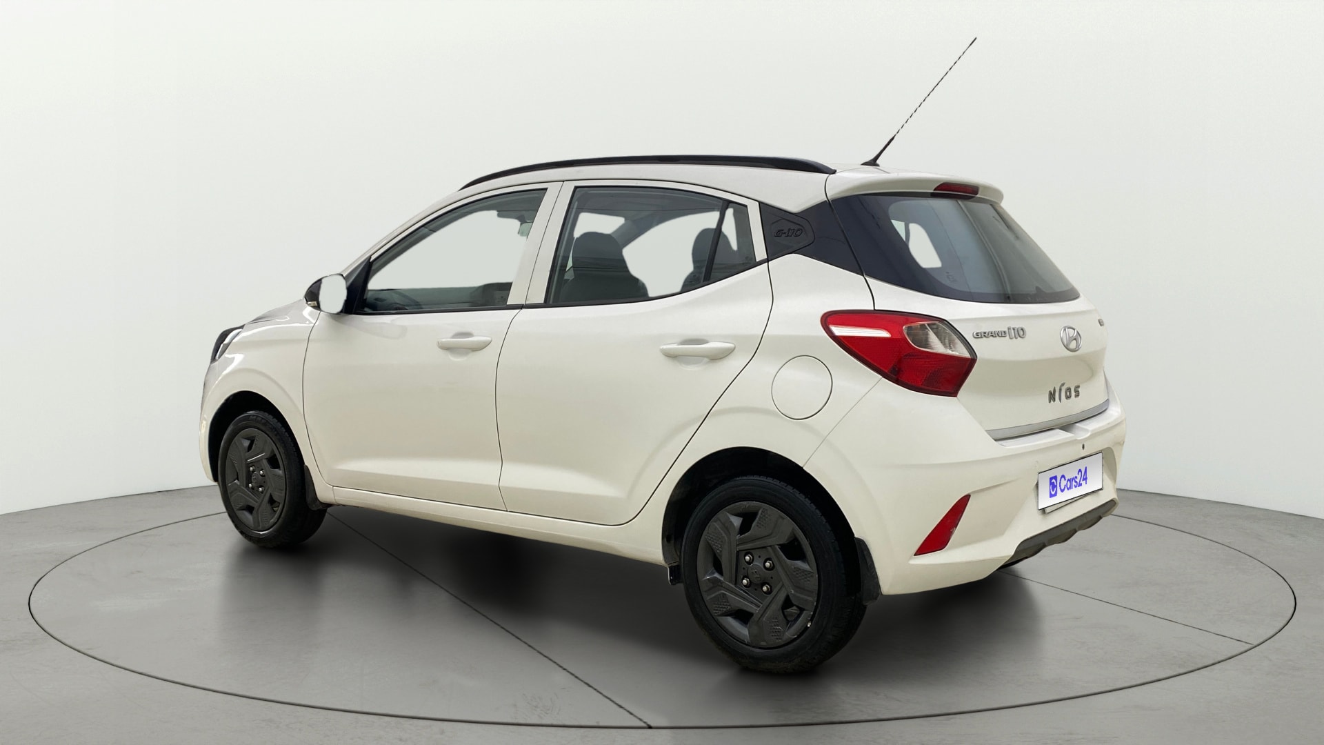 View 2022 Hyundai Grand i10 Nios Magna AMT Corporate Edition Petrol Image 2 Used 2022 Hyundai Grand i10 Nios Magna AMT Corporate Edition Petrol Image 2