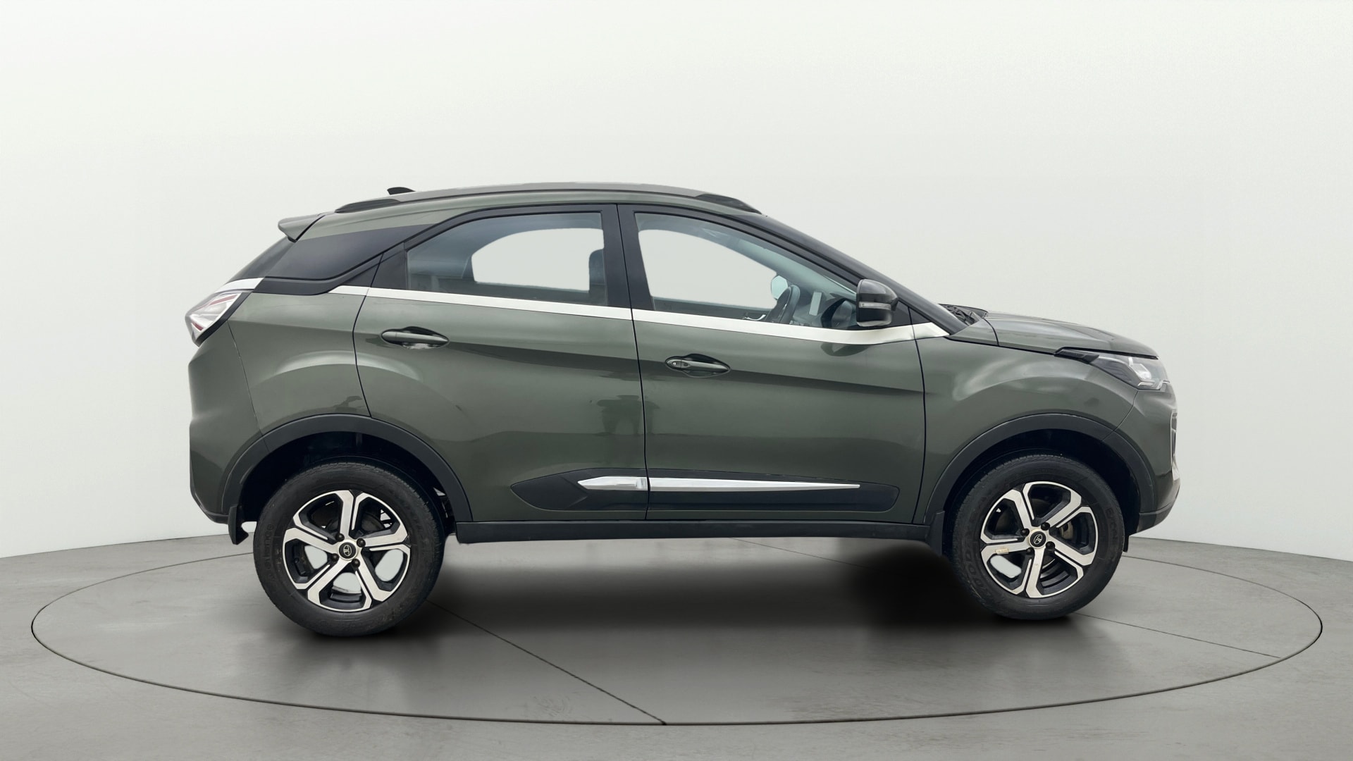 View 2022 Tata Nexon Revotron XE Image 8 Used 2022 Tata Nexon Revotron XE Image 8