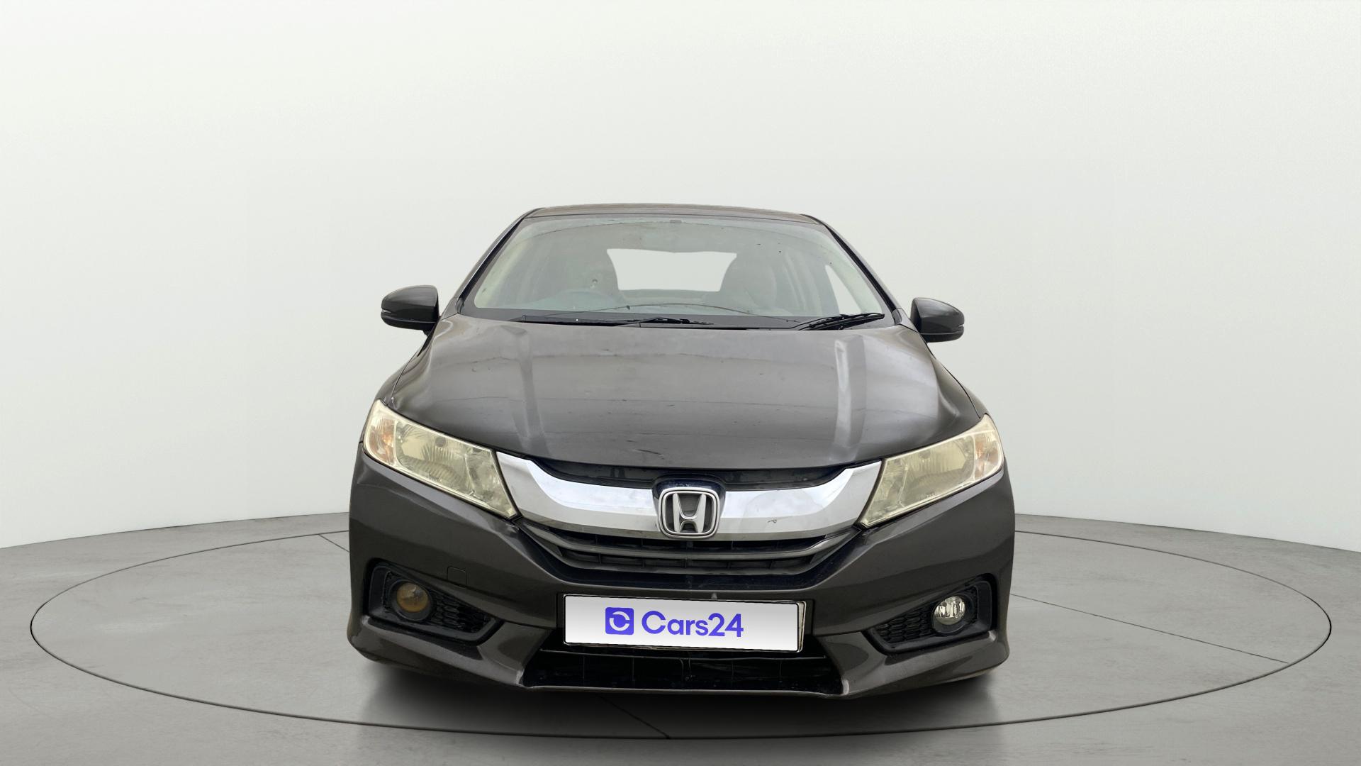 2014 होंडा सिटी ZX MT Diesel Anniversary Edition 2014 होंडा सिटी ZX MT Diesel Anniversary Edition